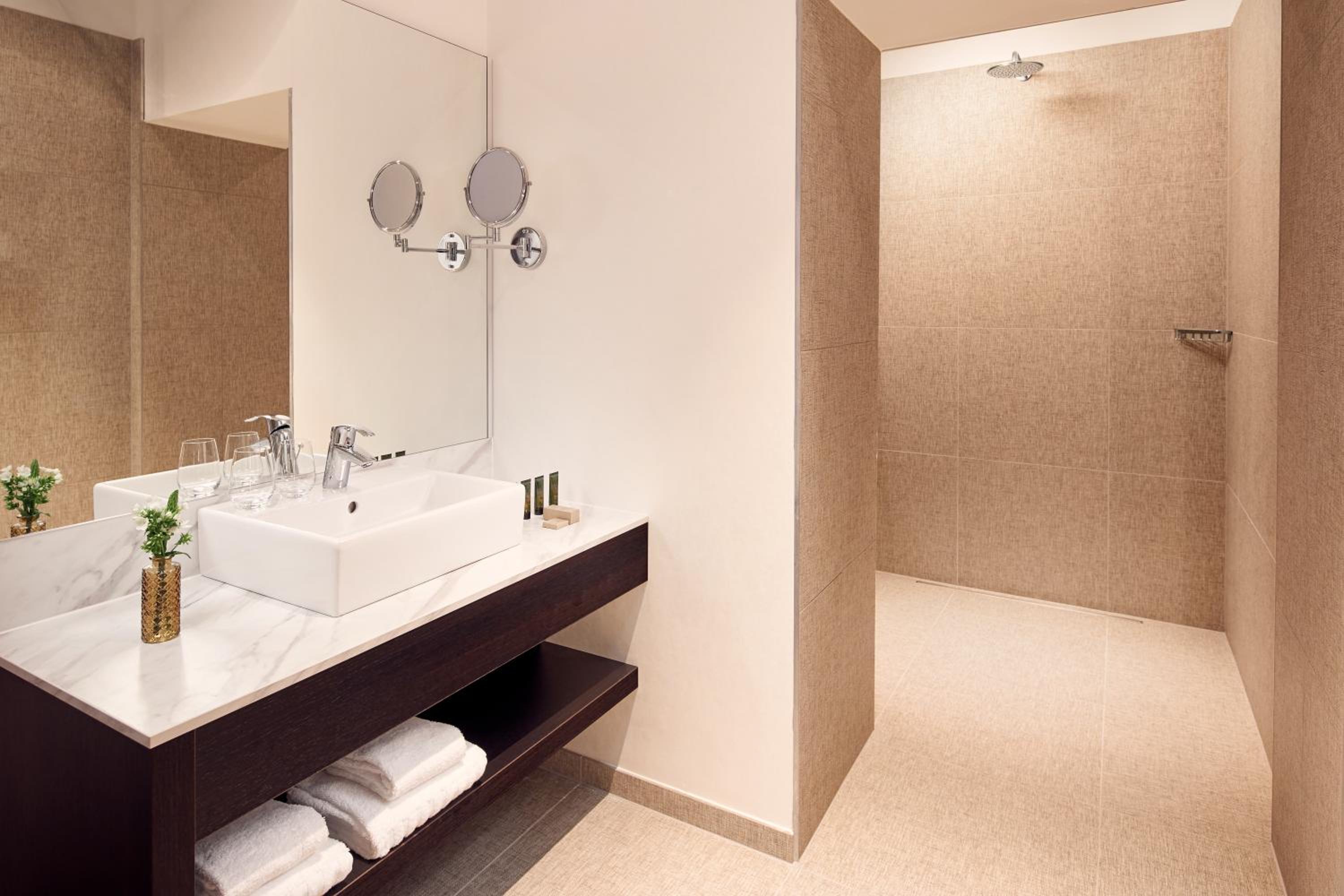Superior Room - Photo 5