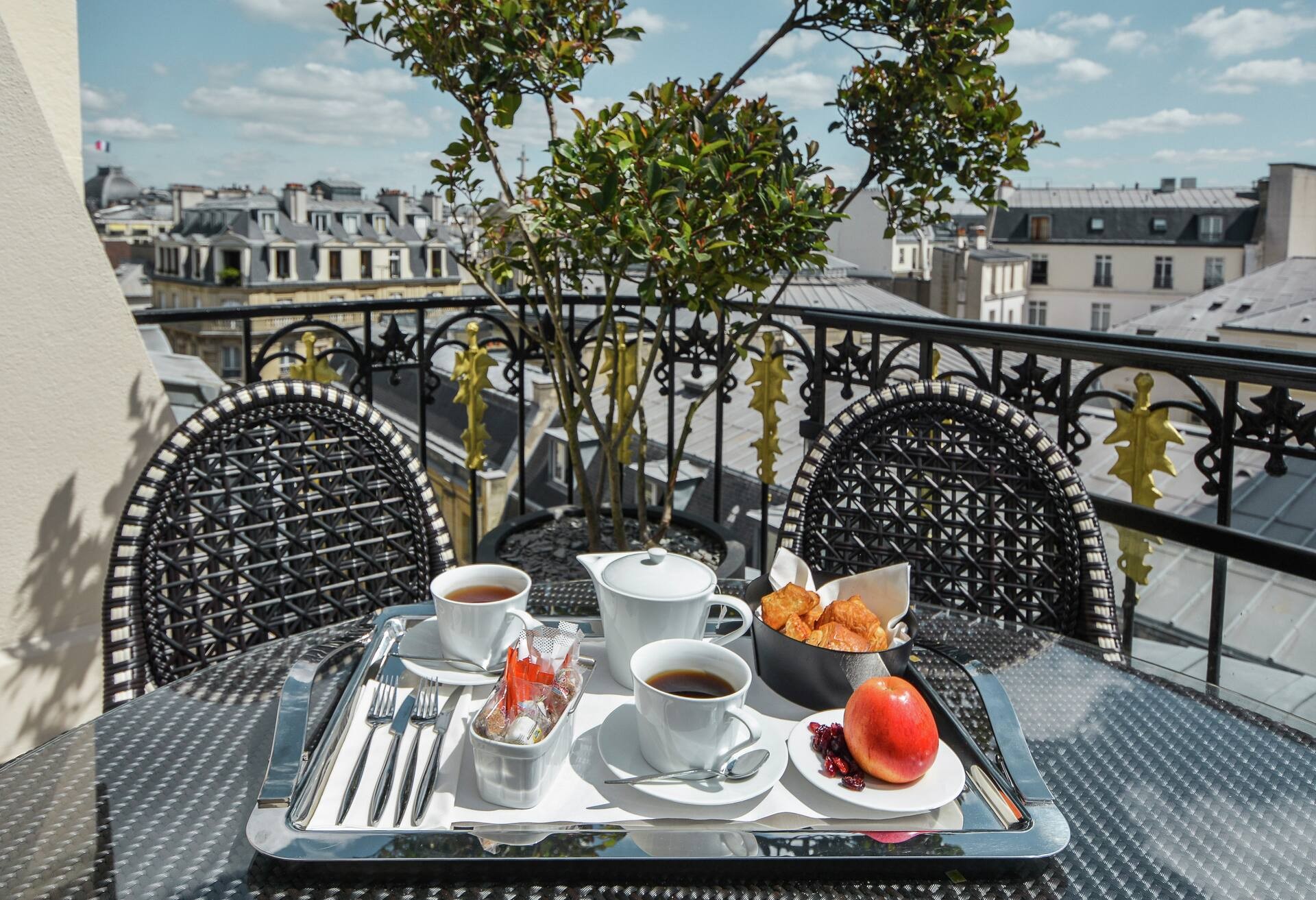King Guest Room with Terrace