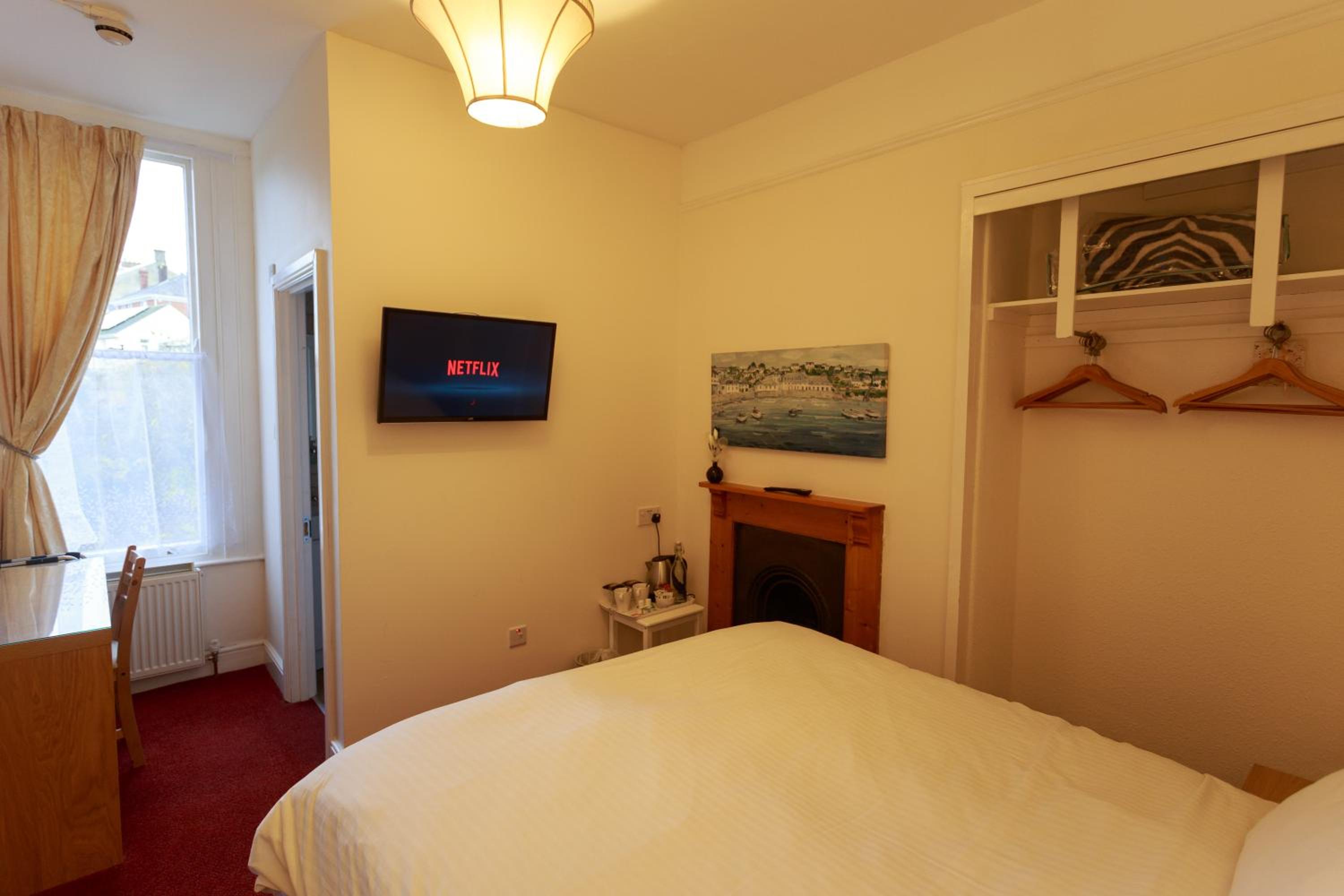 Standard King Room photo 1