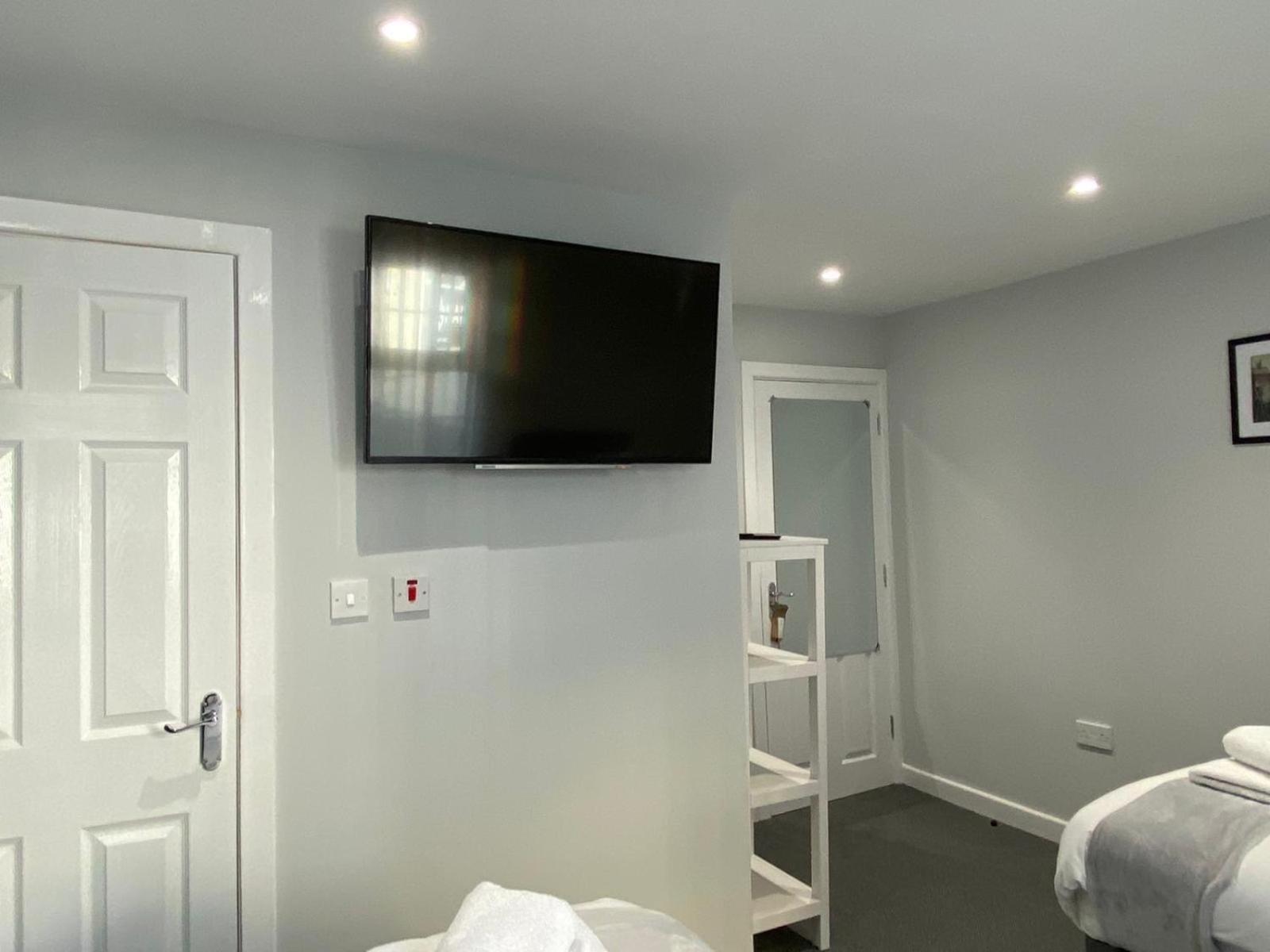 Triple Room with Private Bathroom - Photo 1