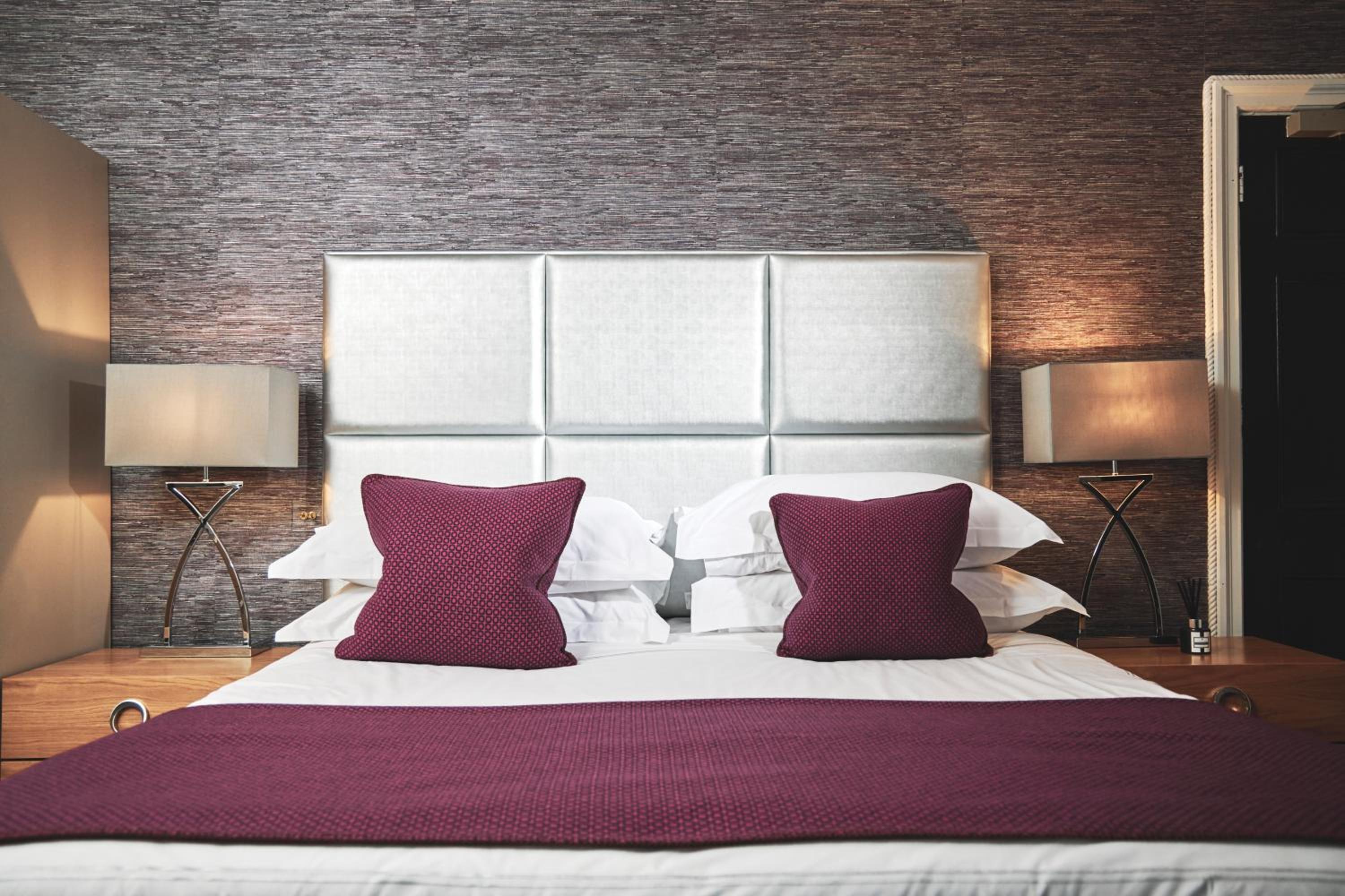 Deluxe King Room photo 1