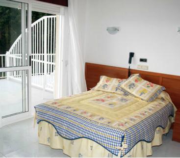 Double or Twin Room - Photo 5