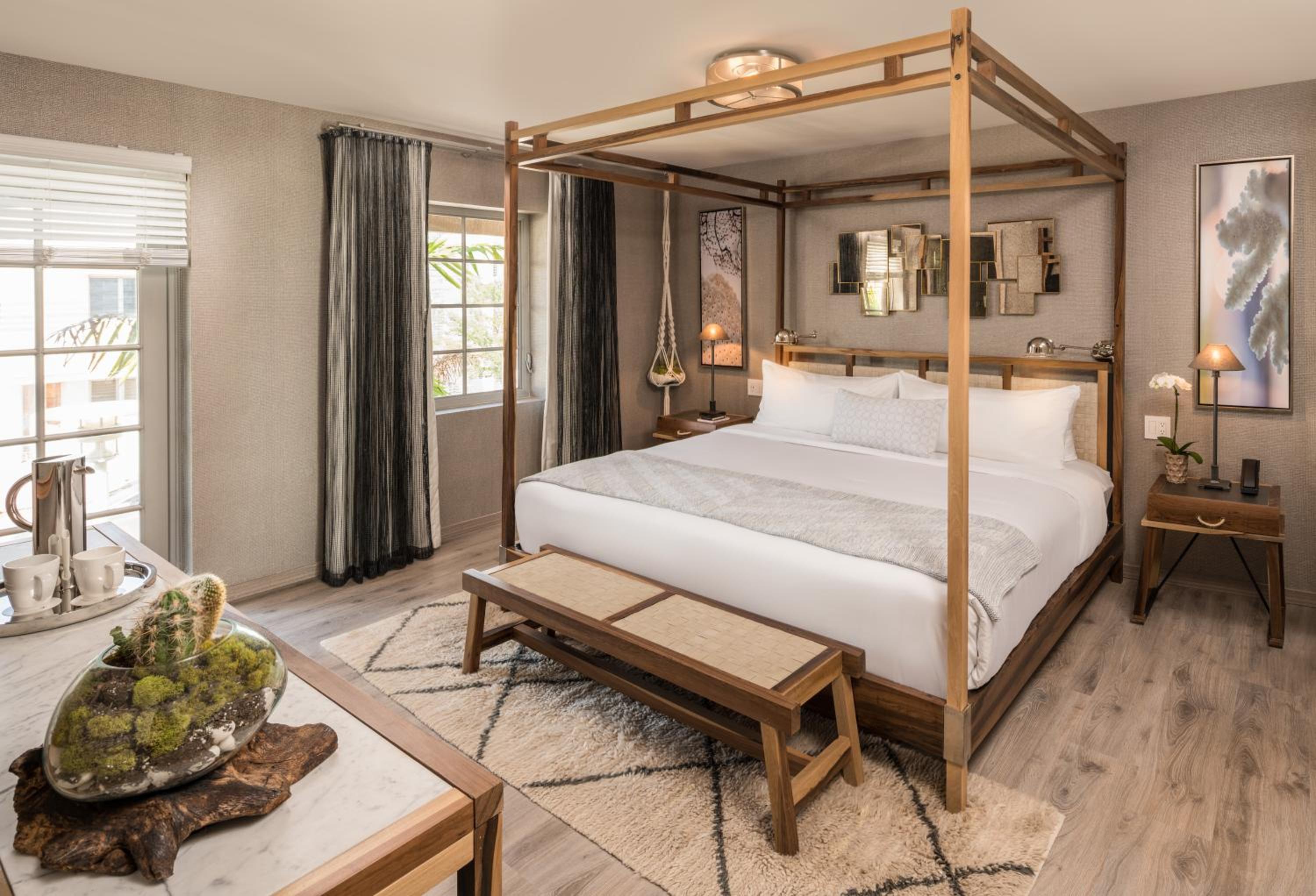 King Room with Balcony - Photo 2