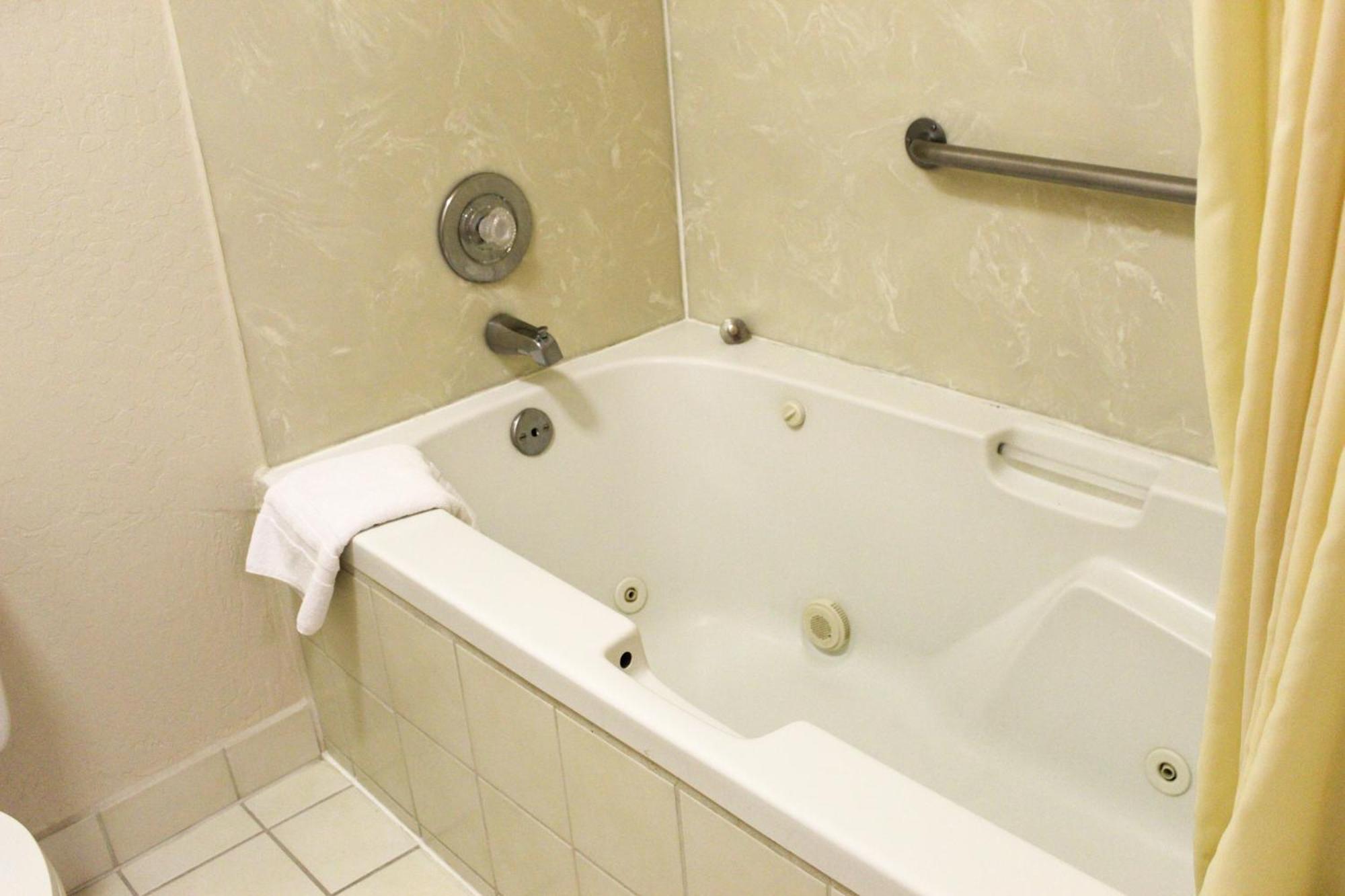 Suite With Spa Bath