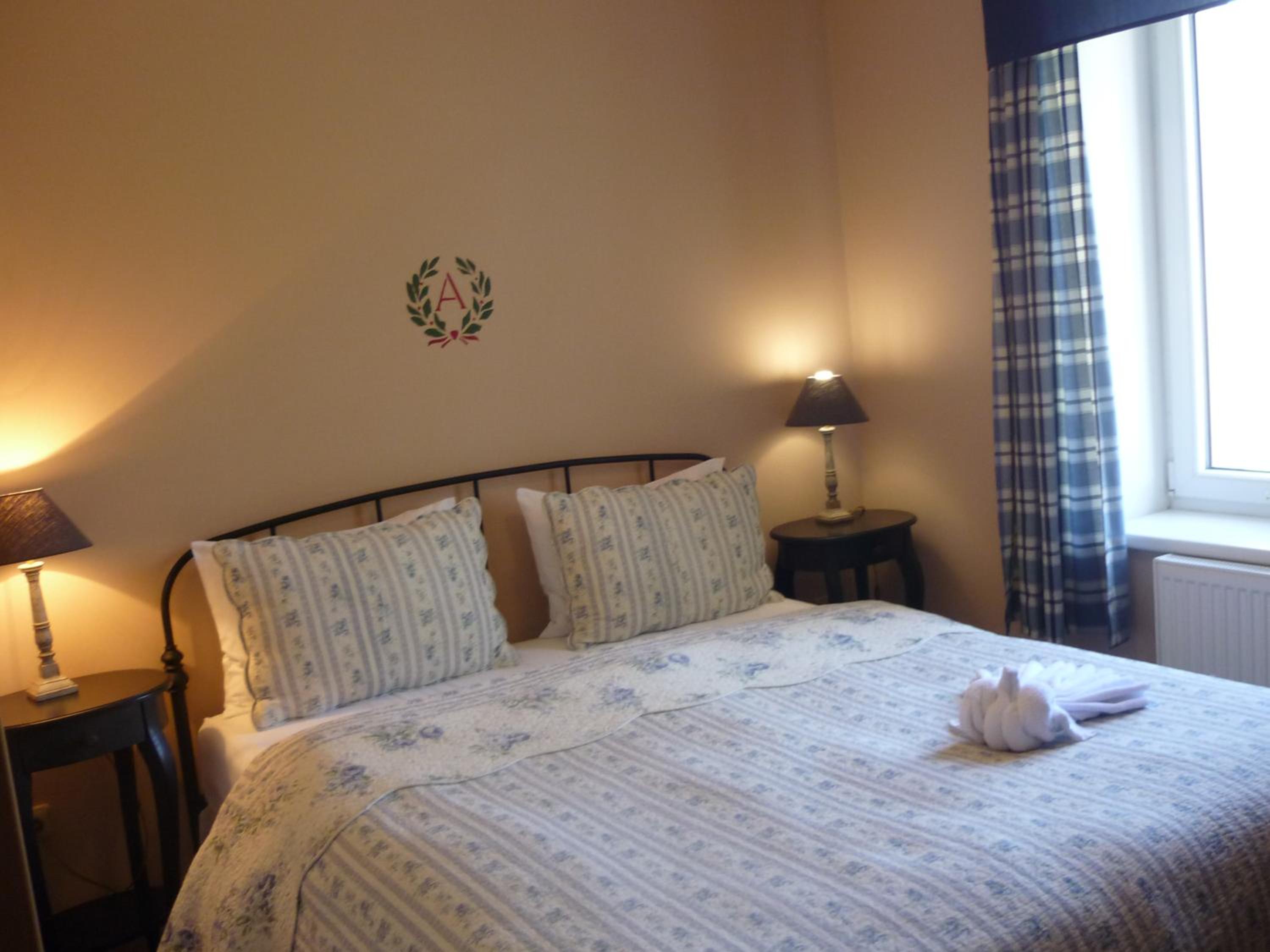 Standard Double Room - Photo 10