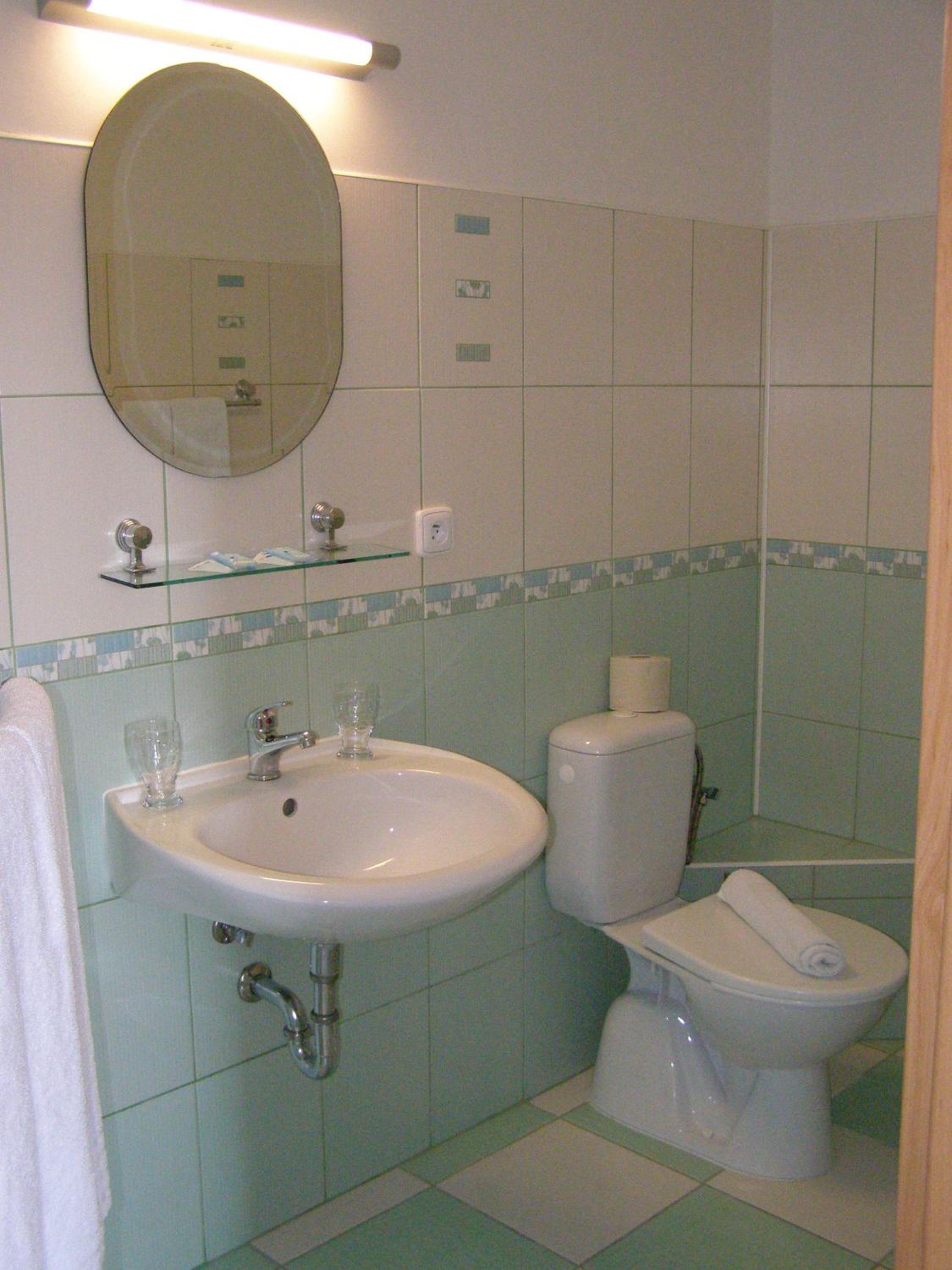 Standard Double Room - Photo 9