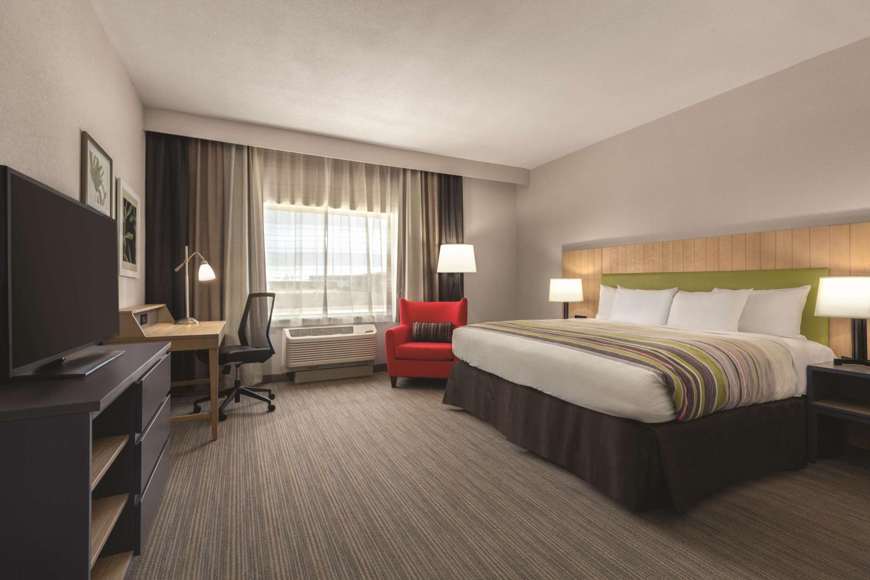 Premium King Room - Non-Smoking - Photo 1