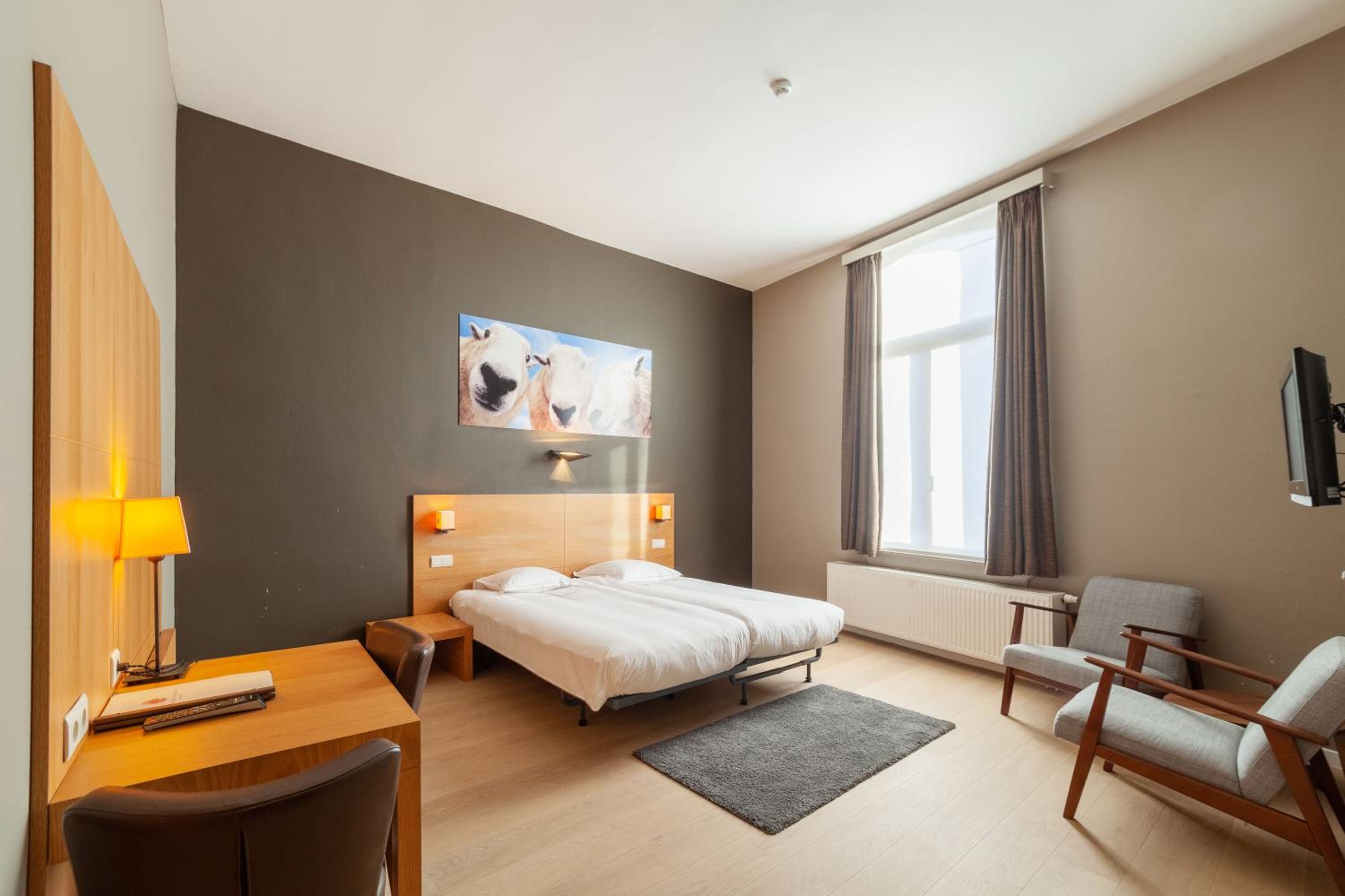 Large Double Room