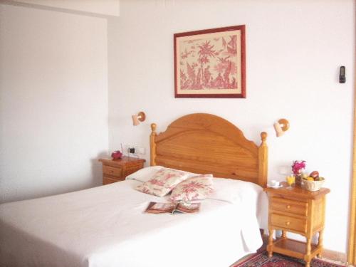 Superior Double or Twin Room with Side Sea View photo 1