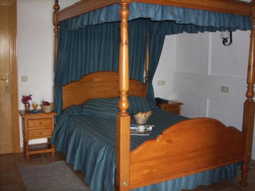 Double or Twin Room with Side Sea View photo 1