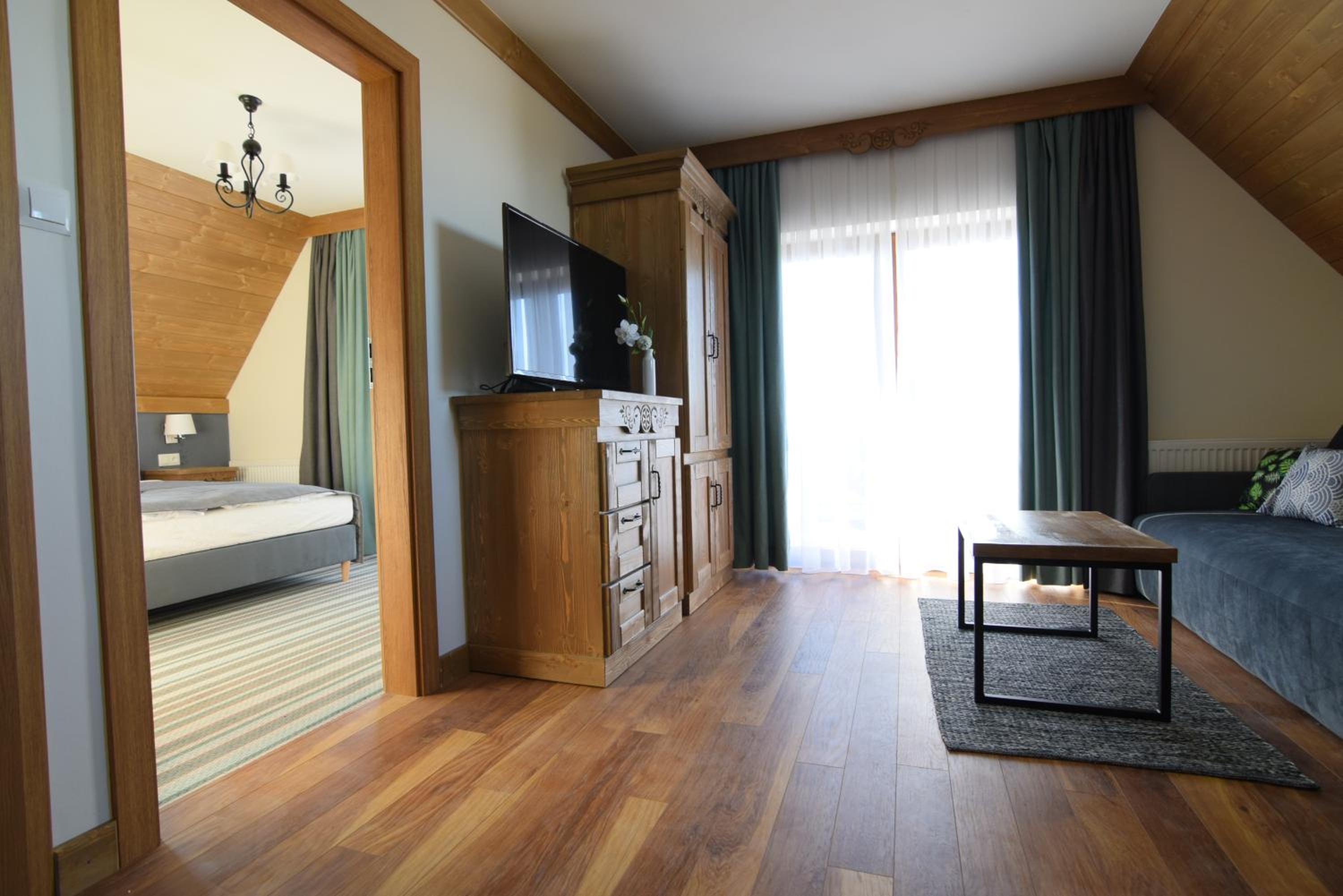 Suite with Mountain View photo 2