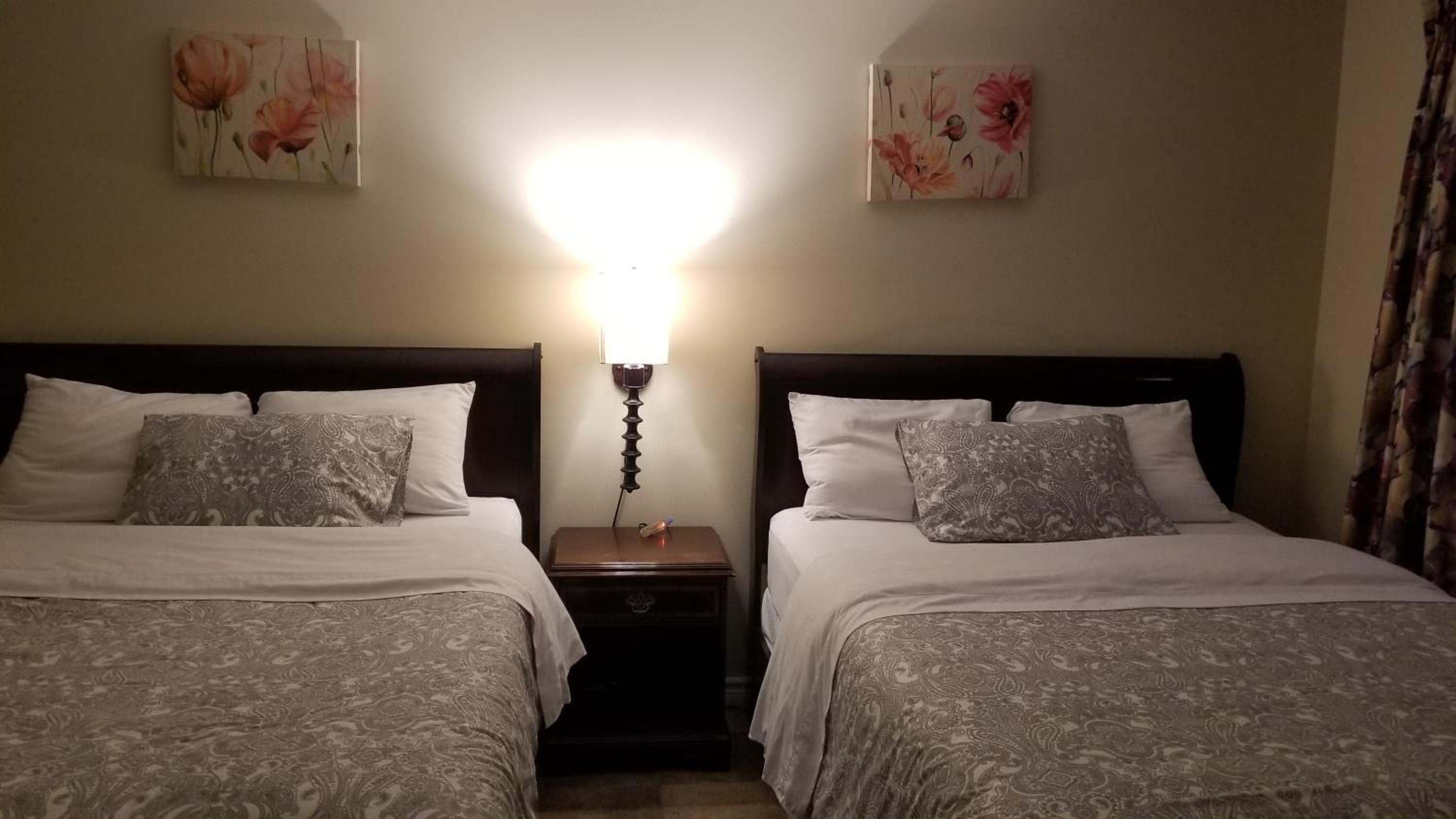 Queen Room photo 1