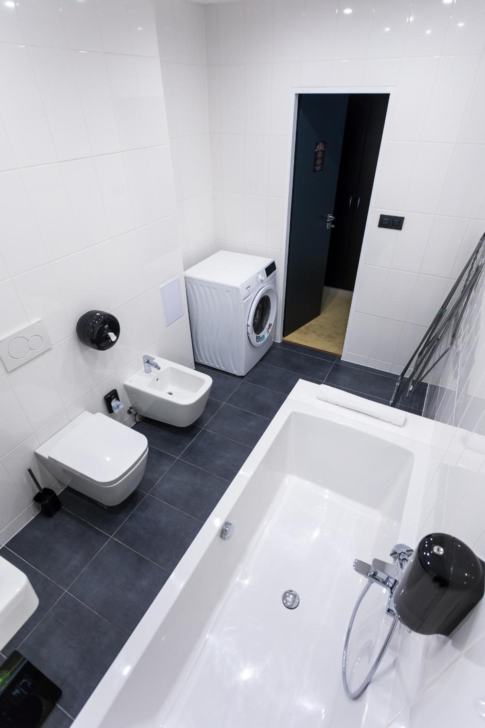 One-Bedroom Apartment - Photo 7