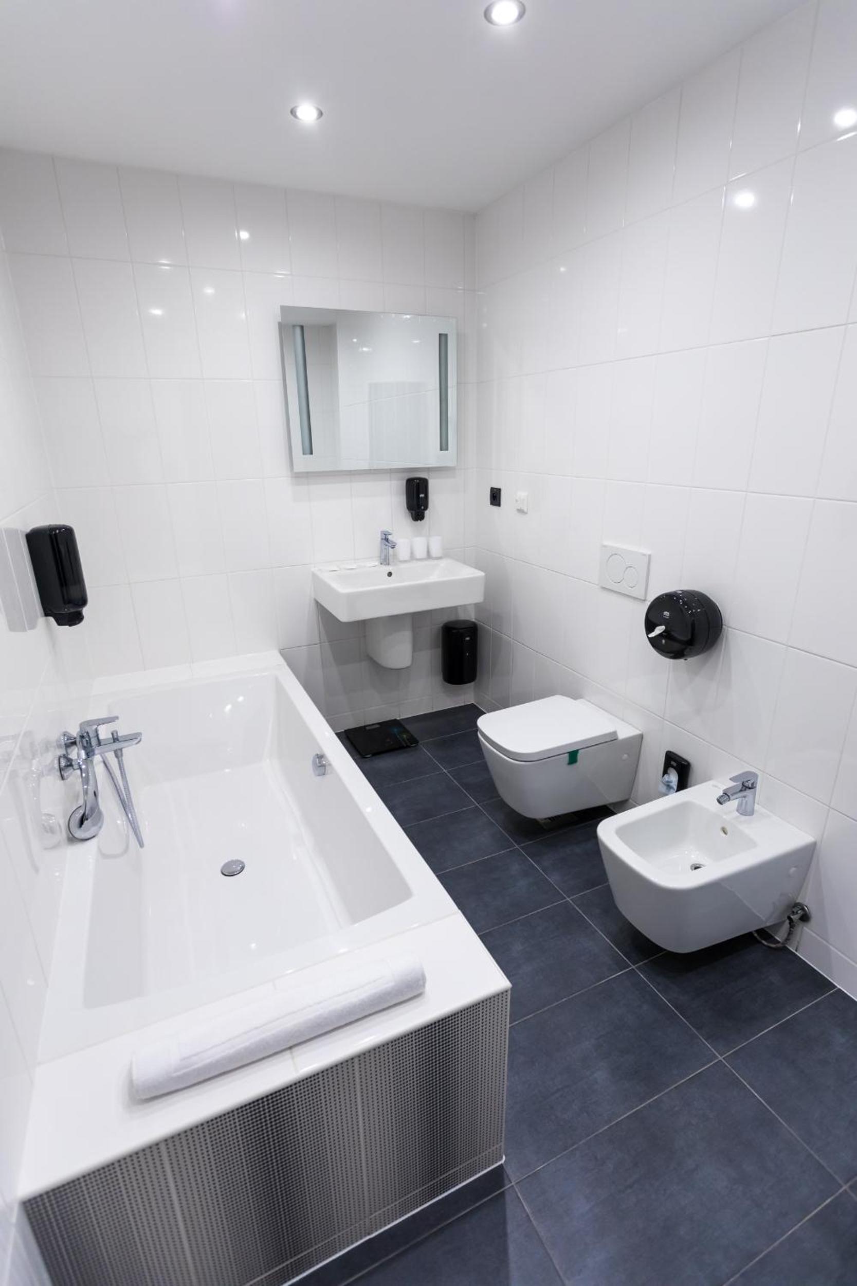 One-Bedroom Apartment - Photo 5