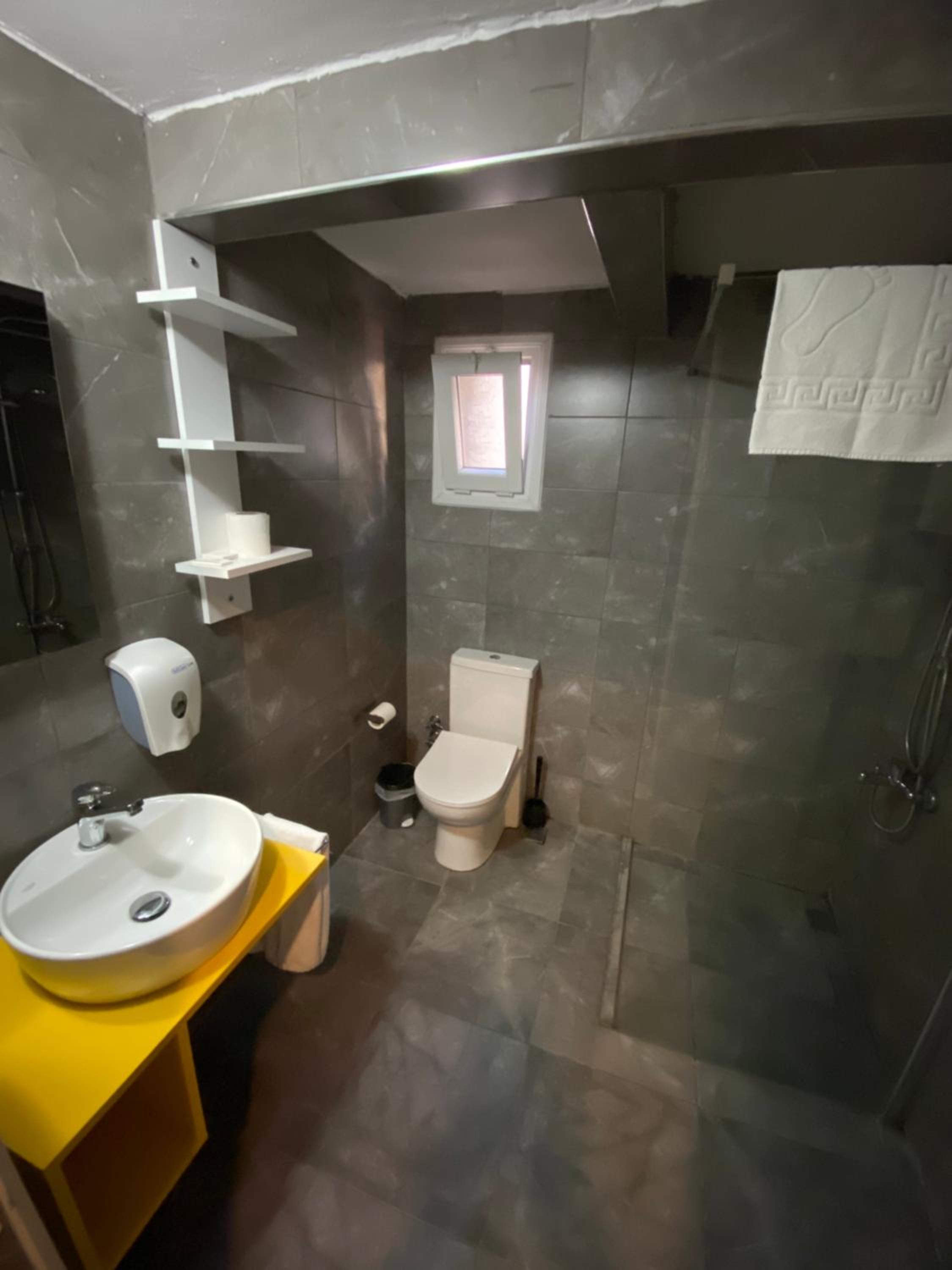Economy Double Room with External Private Bathroom photo 2
