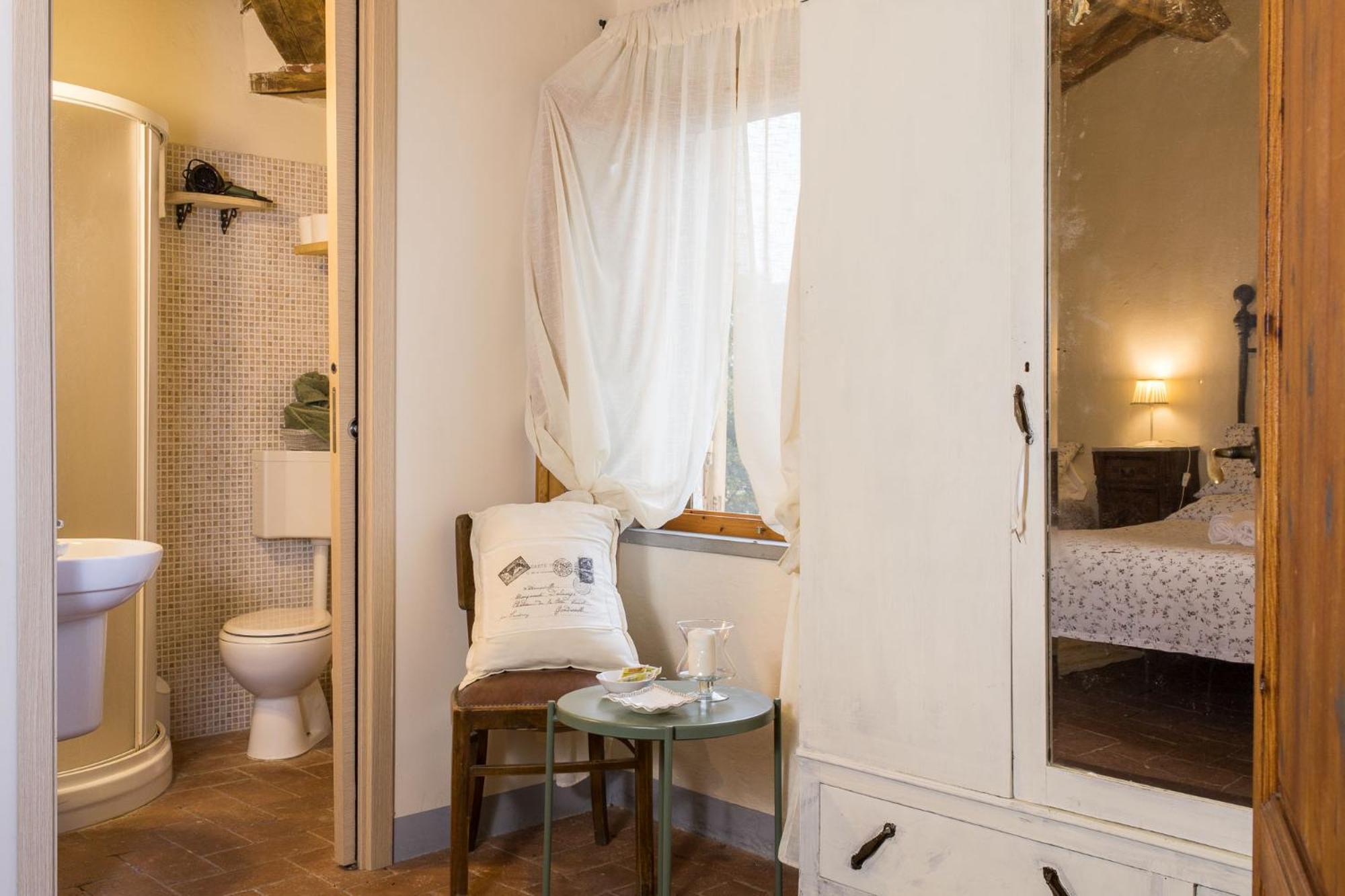Double Room with Private Bathroom photo 2