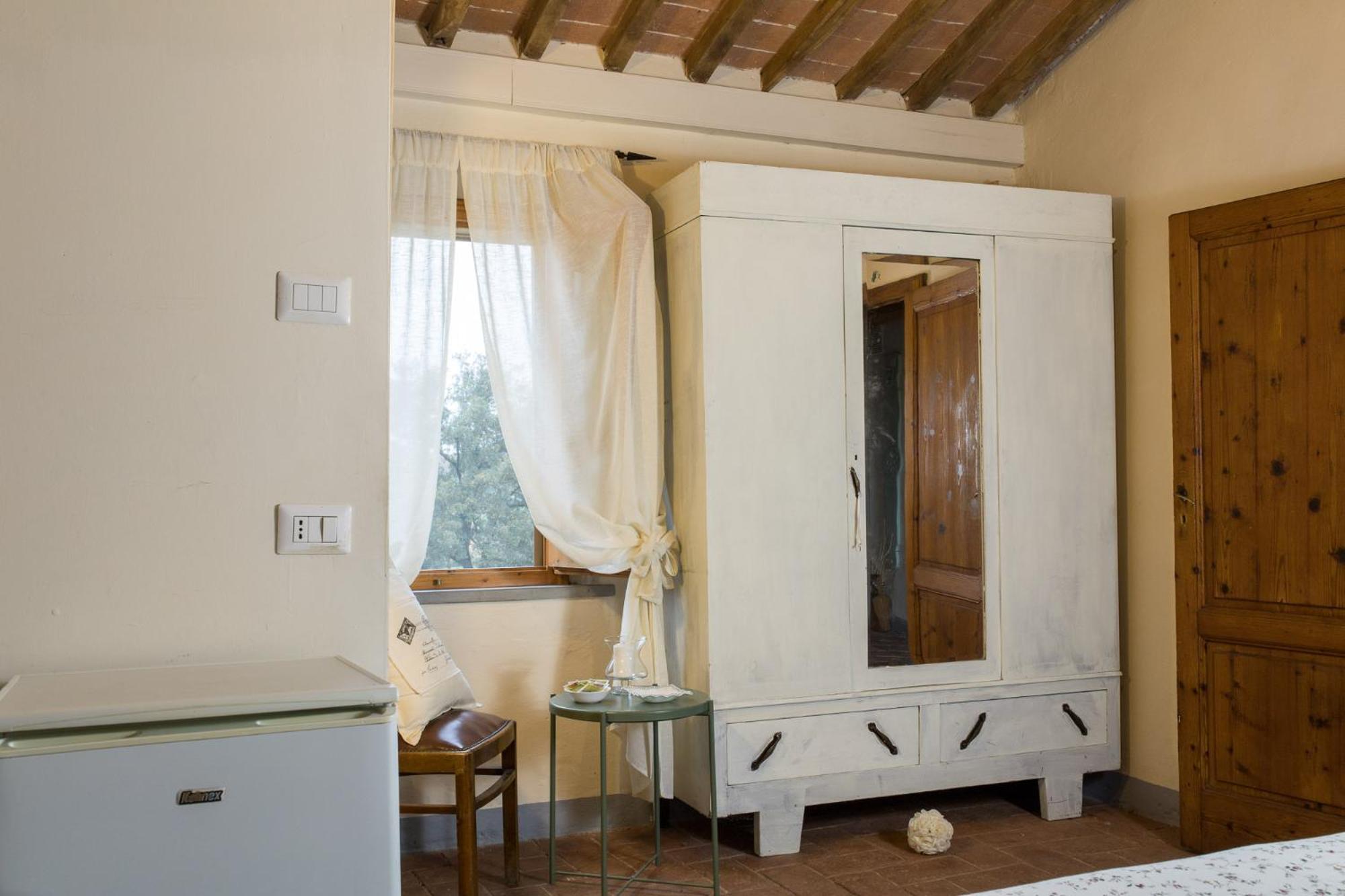 Double Room with Private Bathroom photo 3
