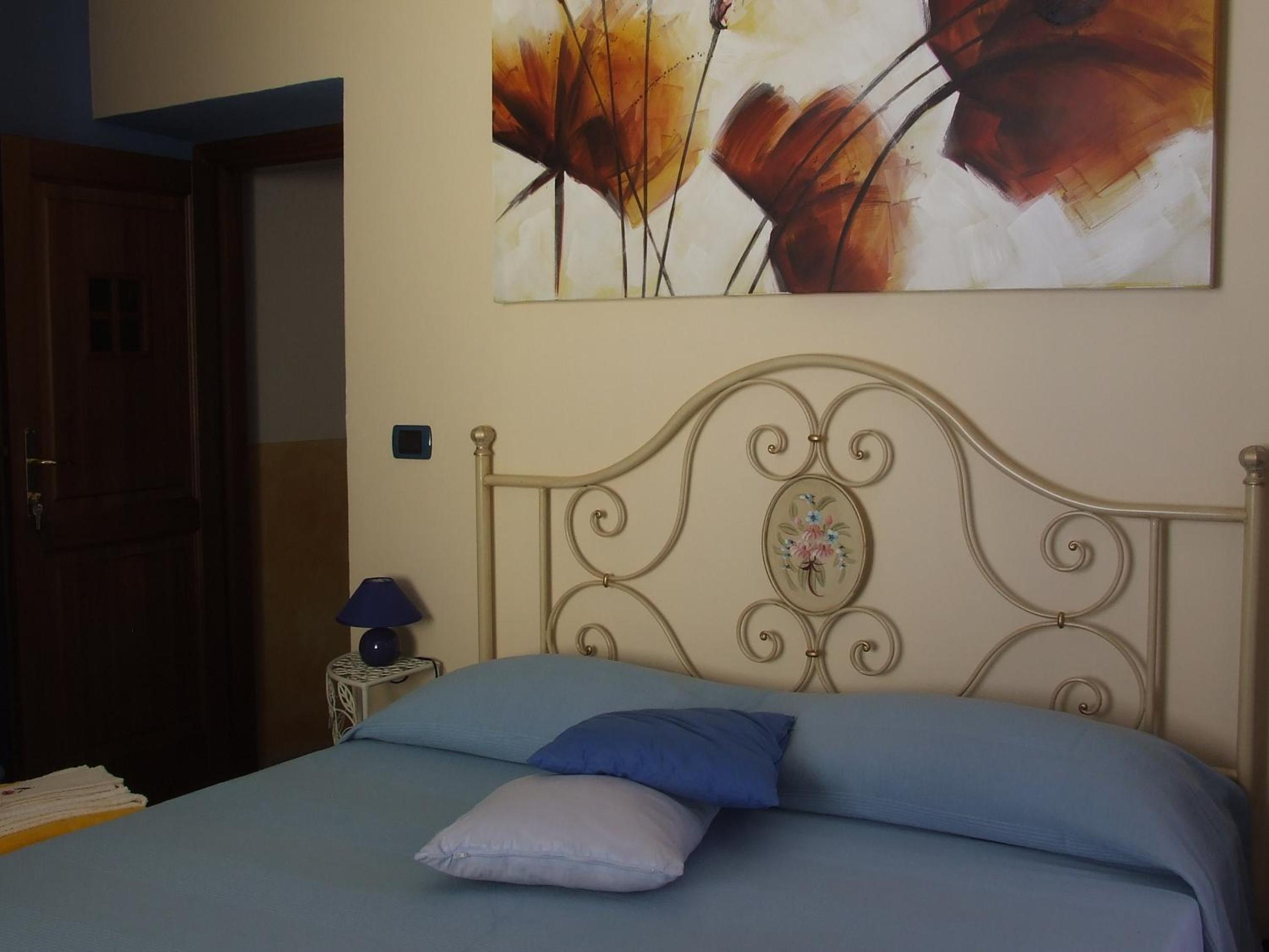 Double Room with Shared Bathroom photo 1