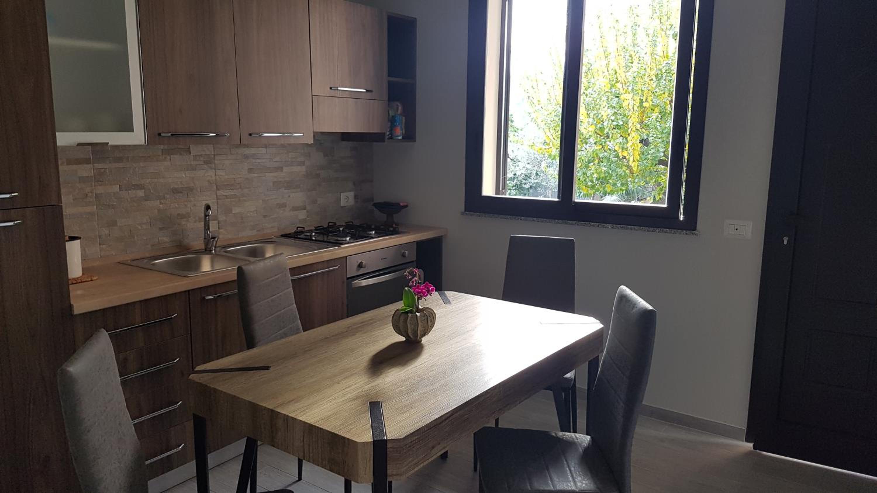 Two-Bedroom House - Photo 7