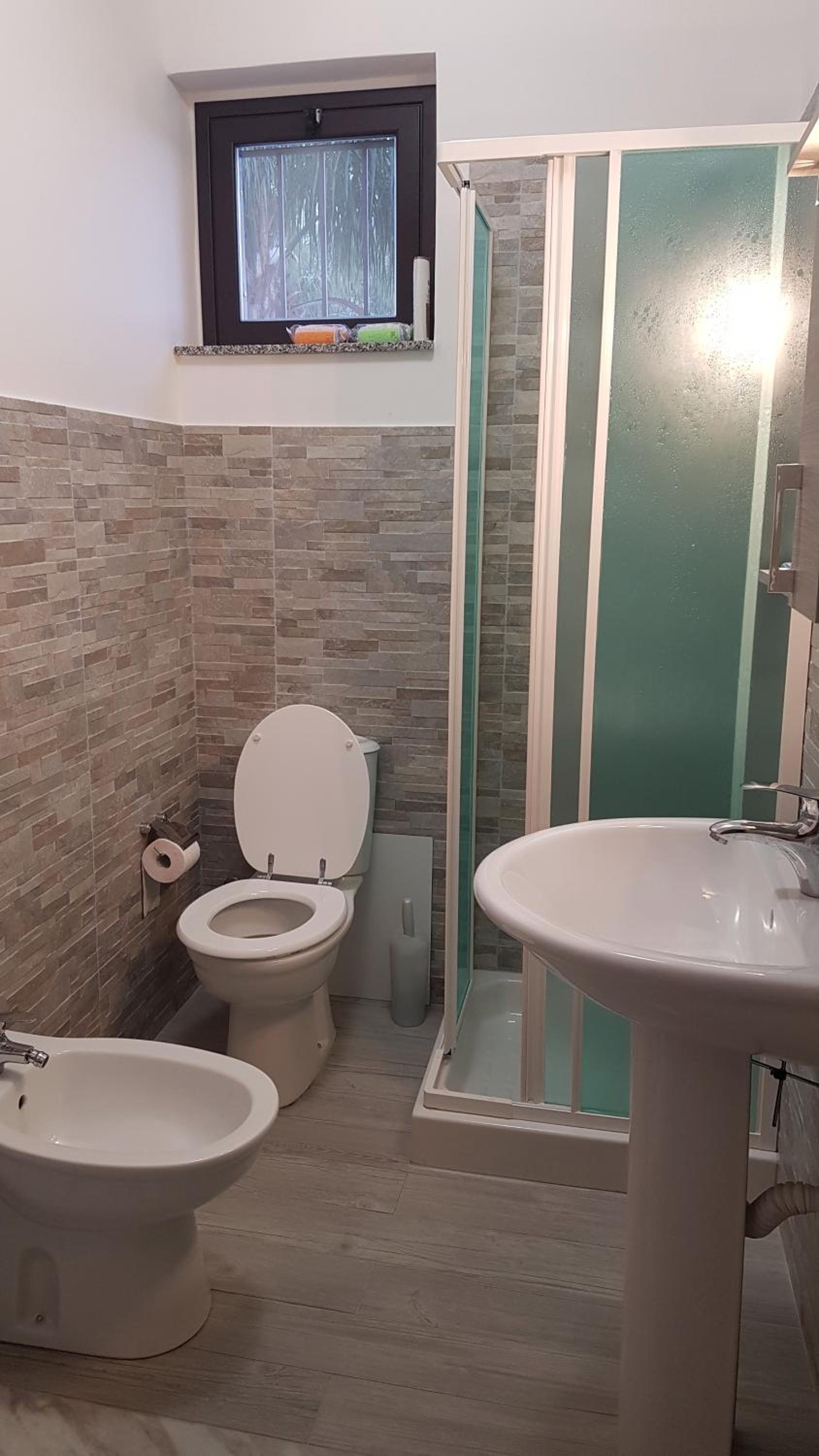 Two-Bedroom House - Photo 4