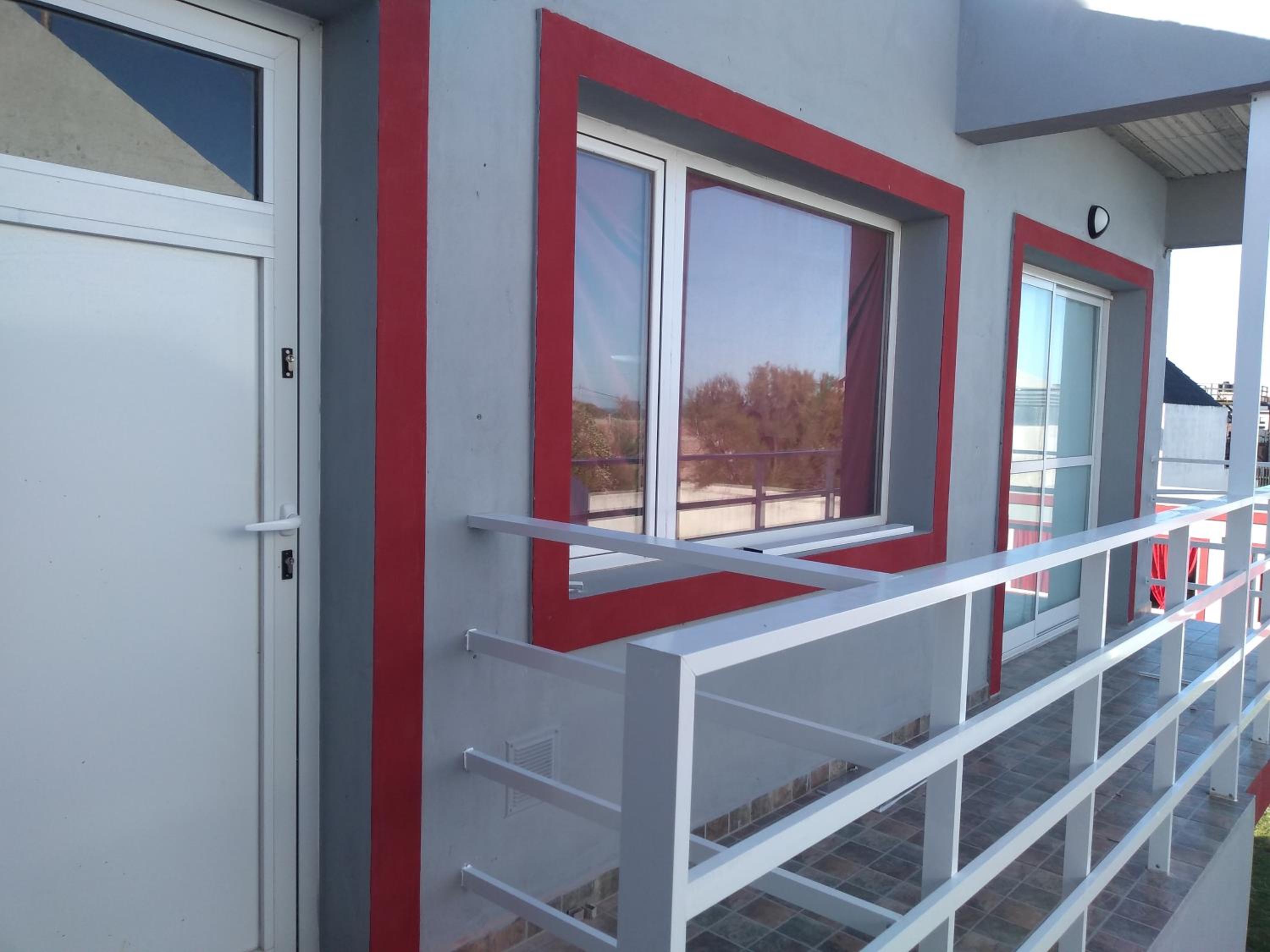 Apartment with Small Balcony  photo 2