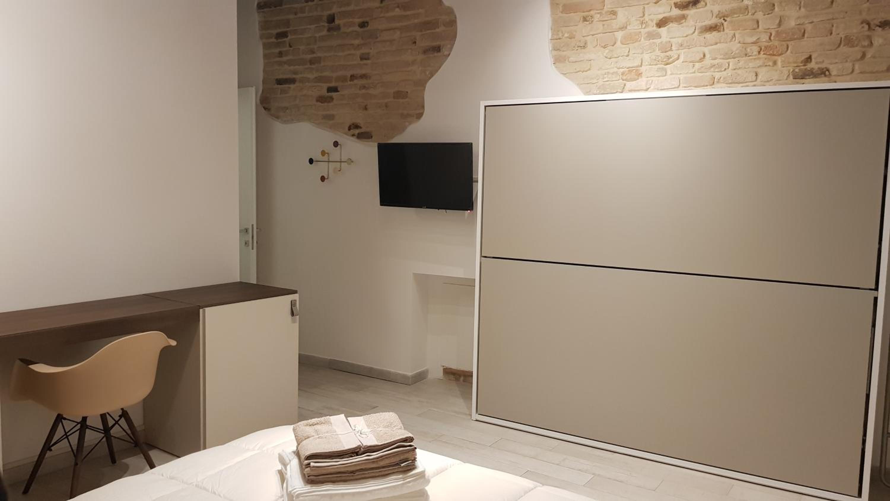 Deluxe Quadruple Room - Photo 10