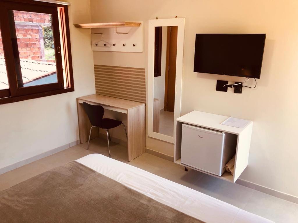 Suite - Photo 13