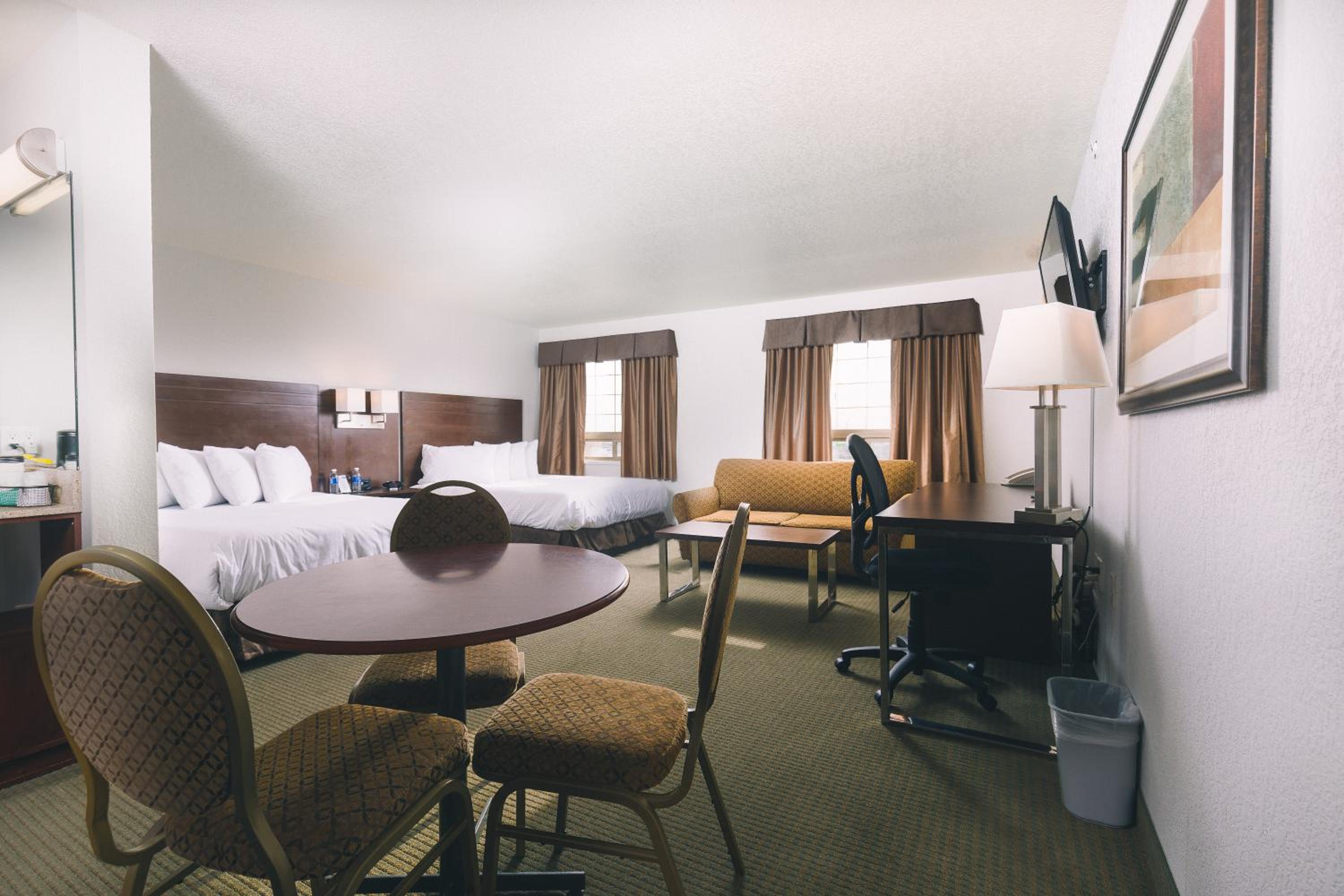 Deluxe Family Suite photo 1