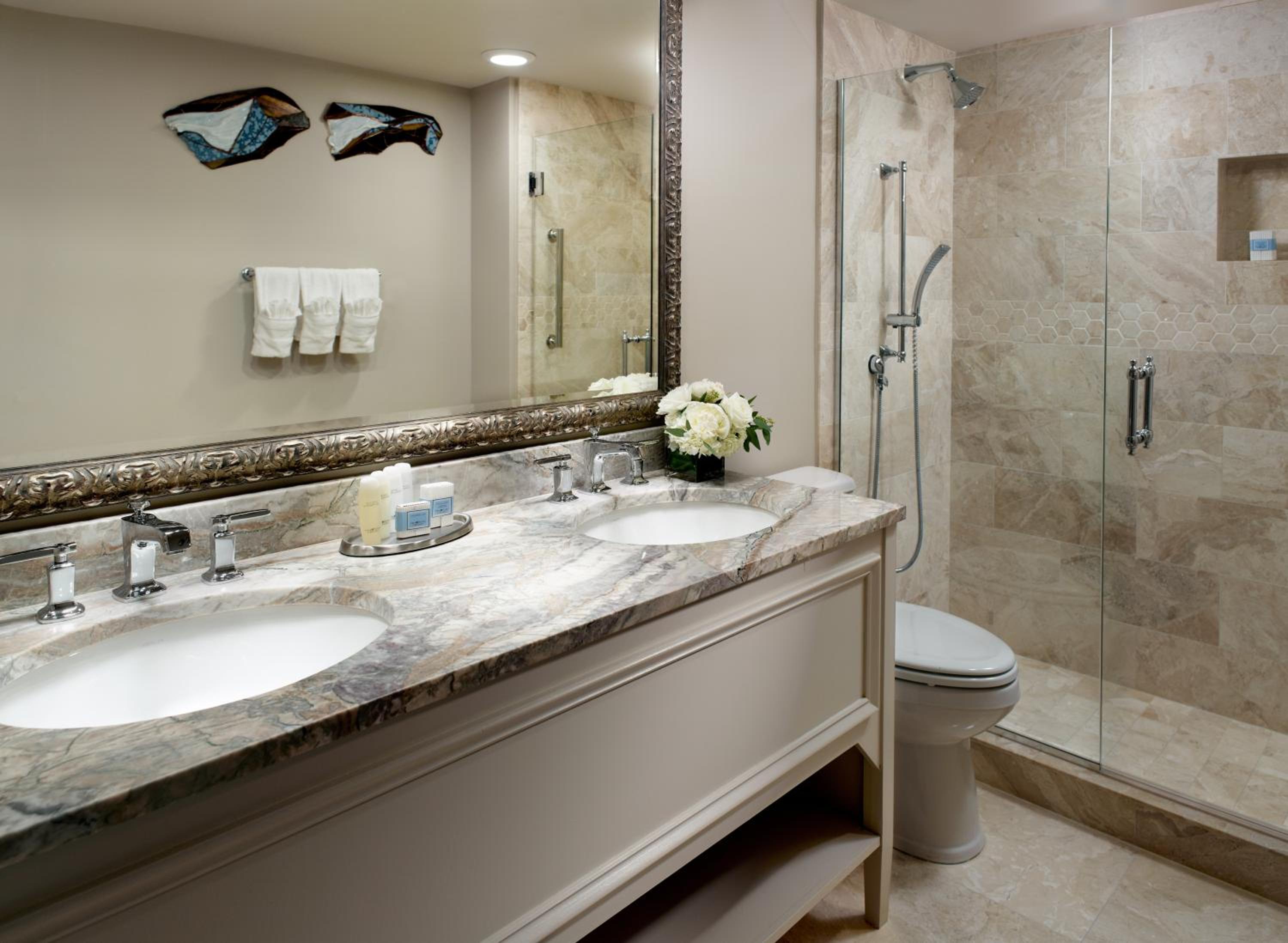 Luxury Royal Suite - 1 King Bed - Photo 6
