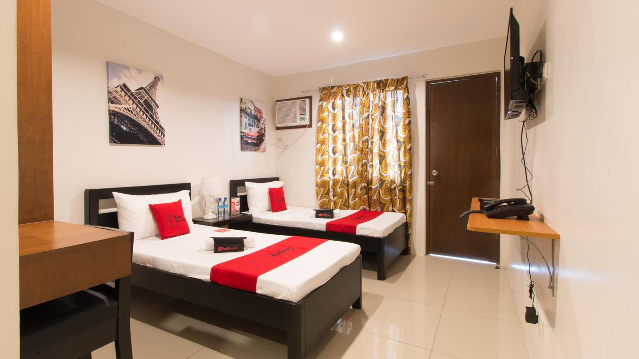 Twin Room - Photo 8