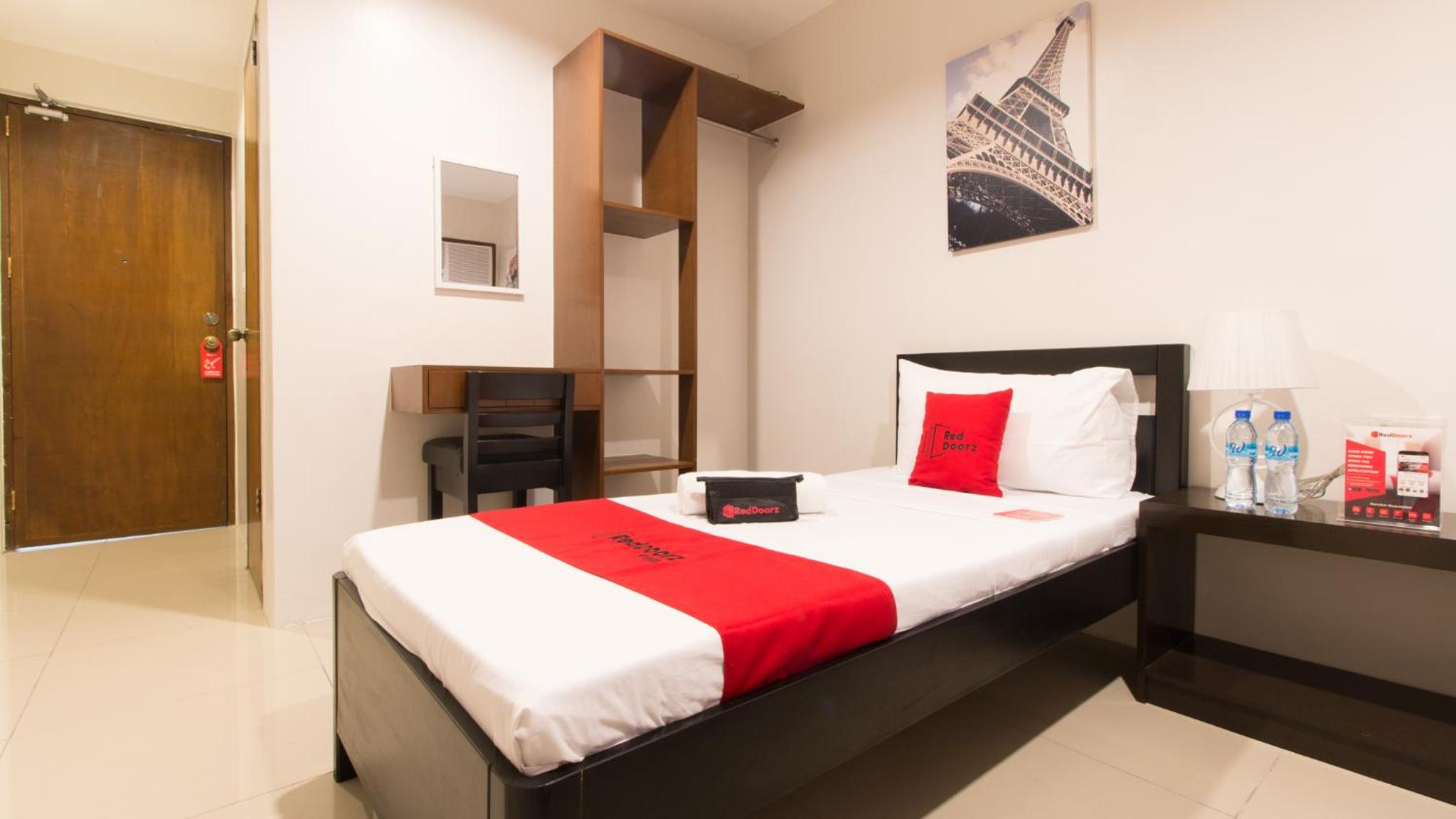 Twin Room - Photo 12
