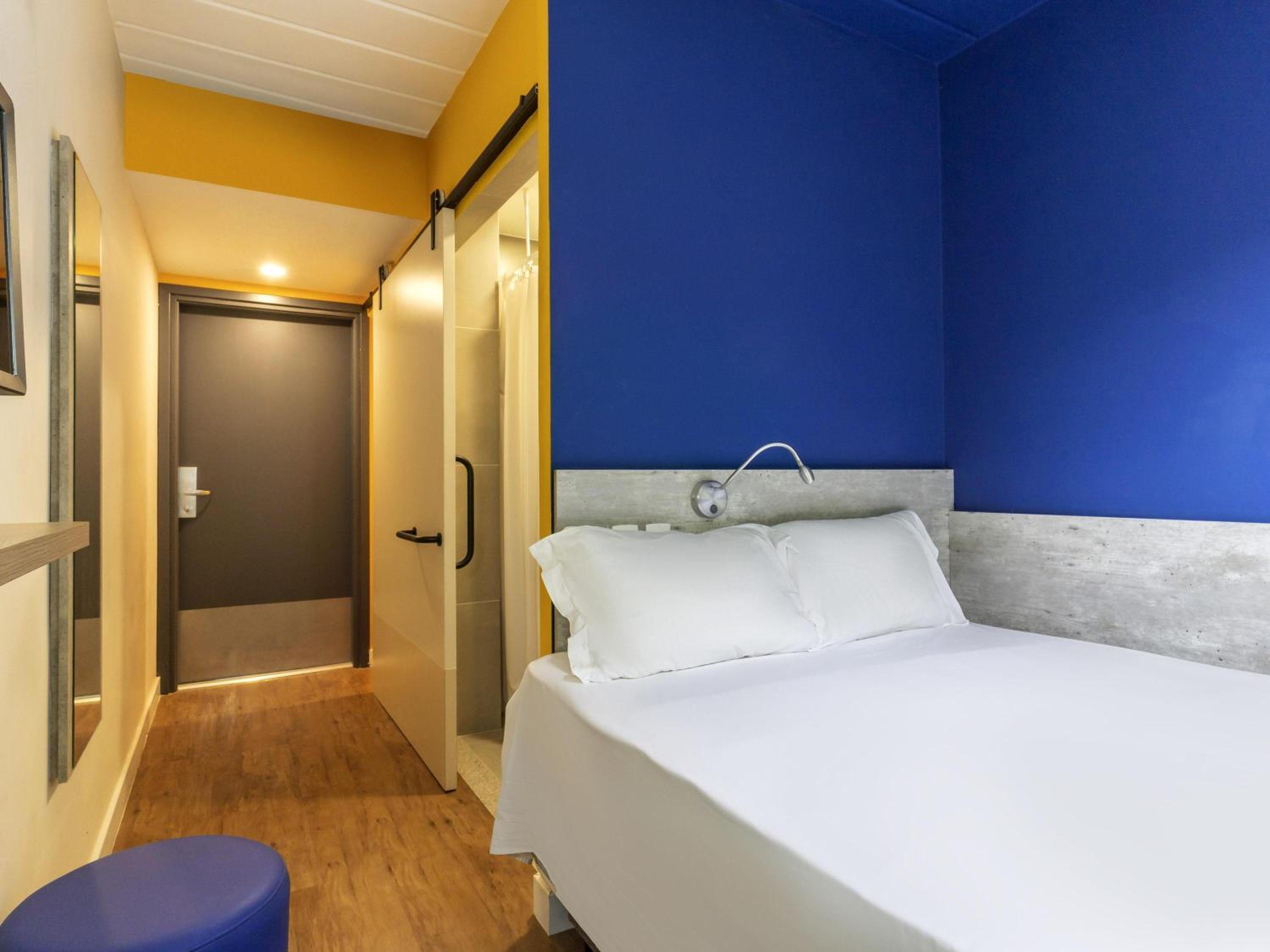 Apartment with Double Bed - Disability Access