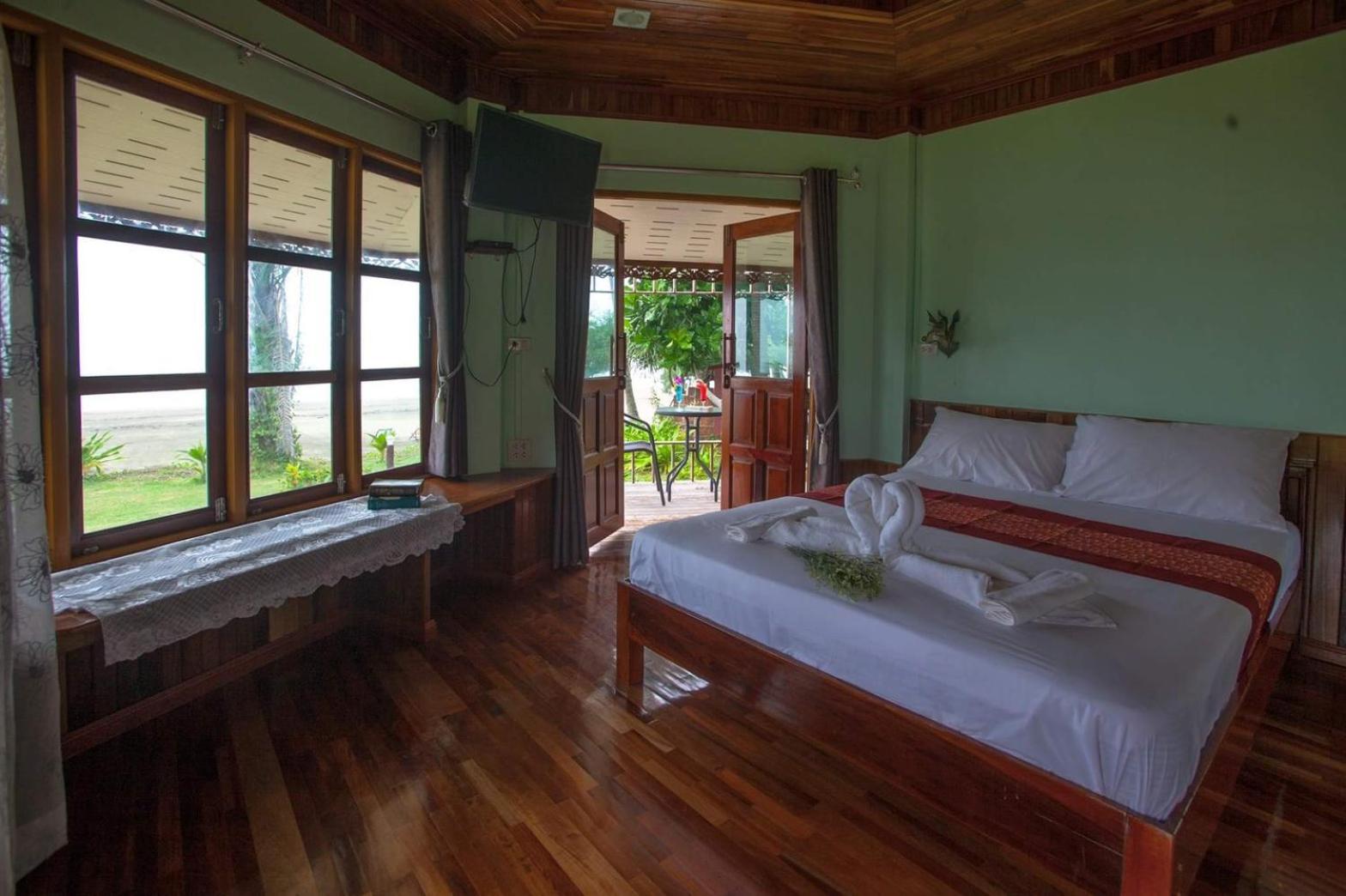 Deluxe Double Room with Balcony and Sea View