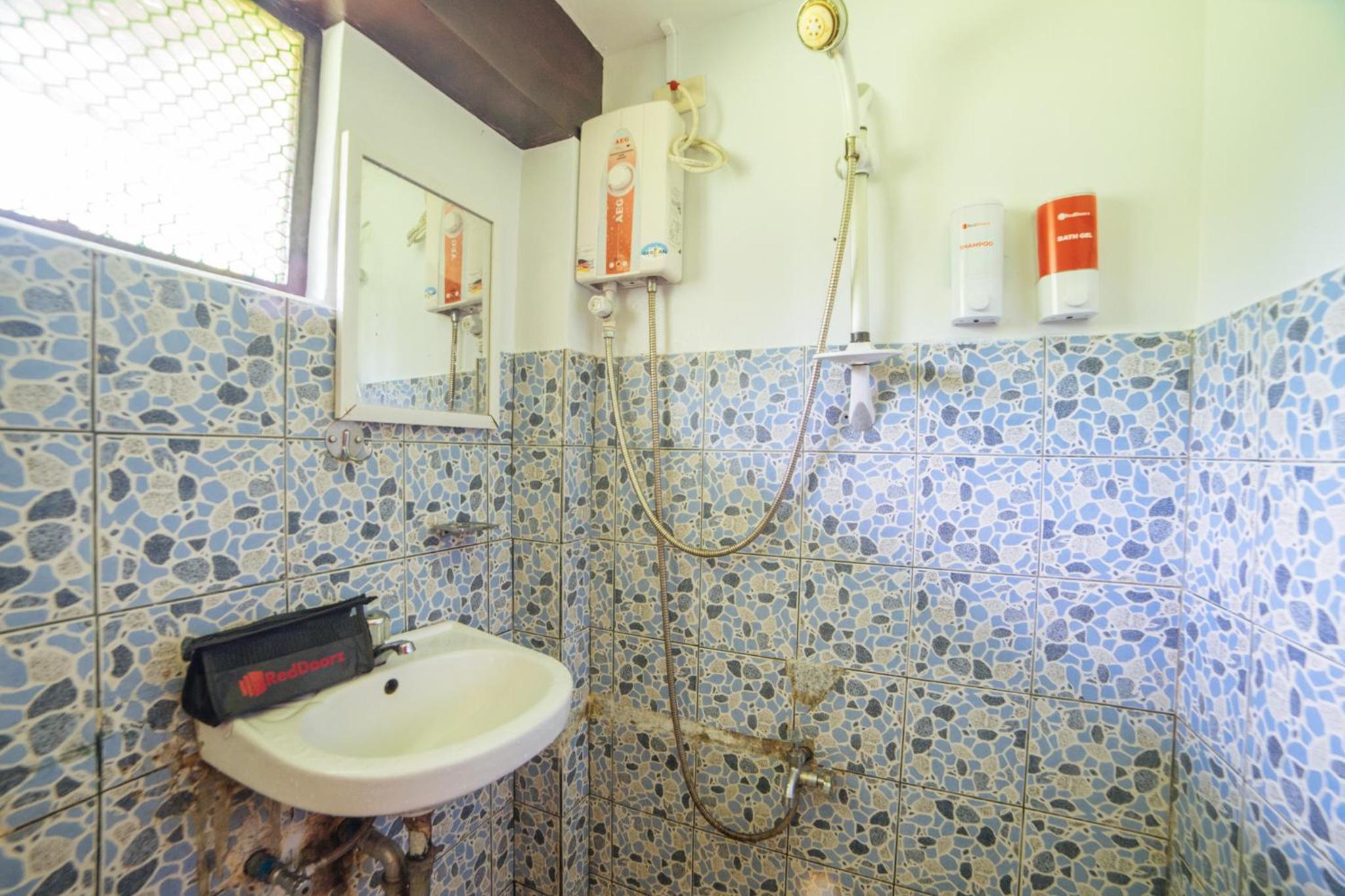 Standard Double Room - Photo 6