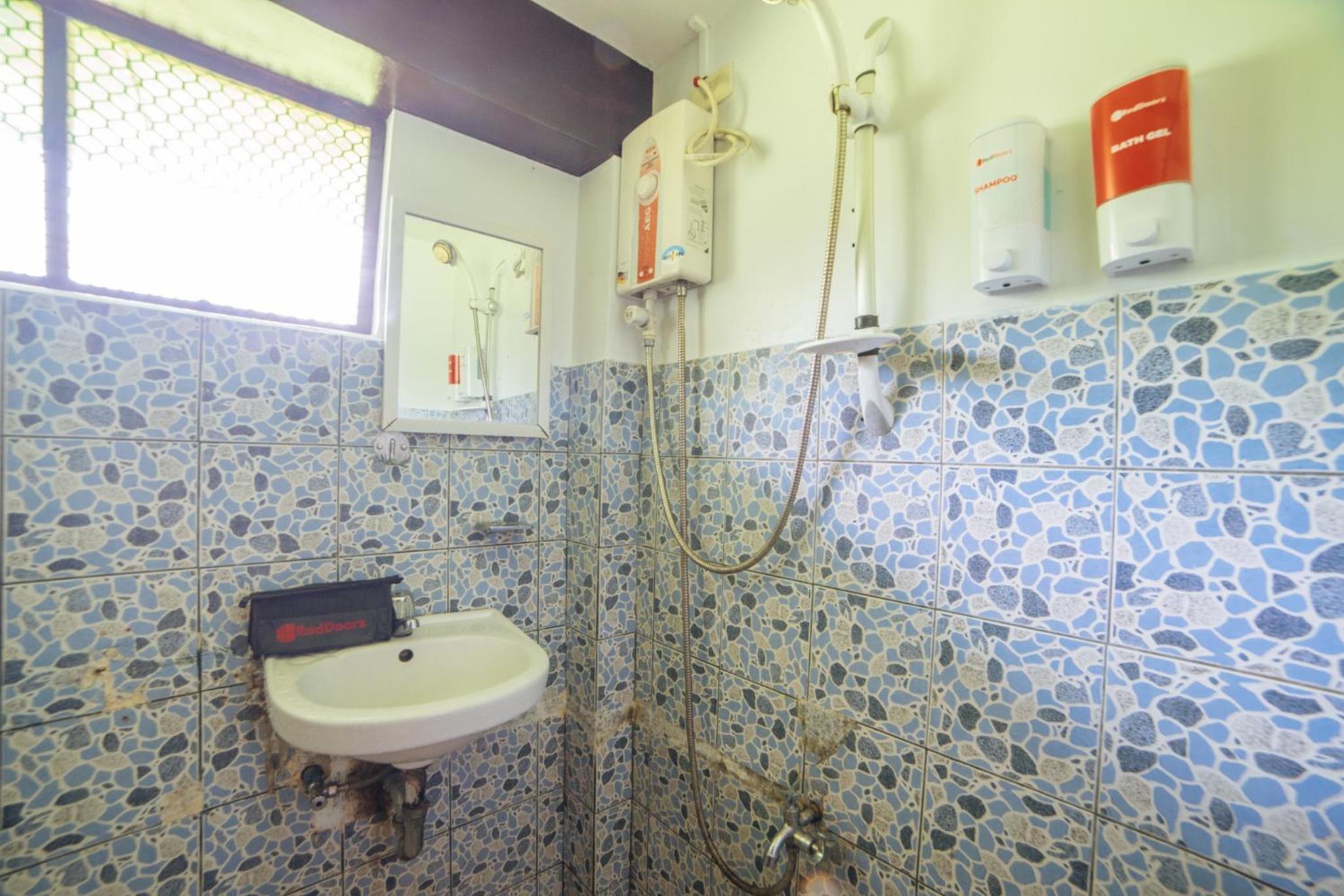 Standard Double Room - Photo 3
