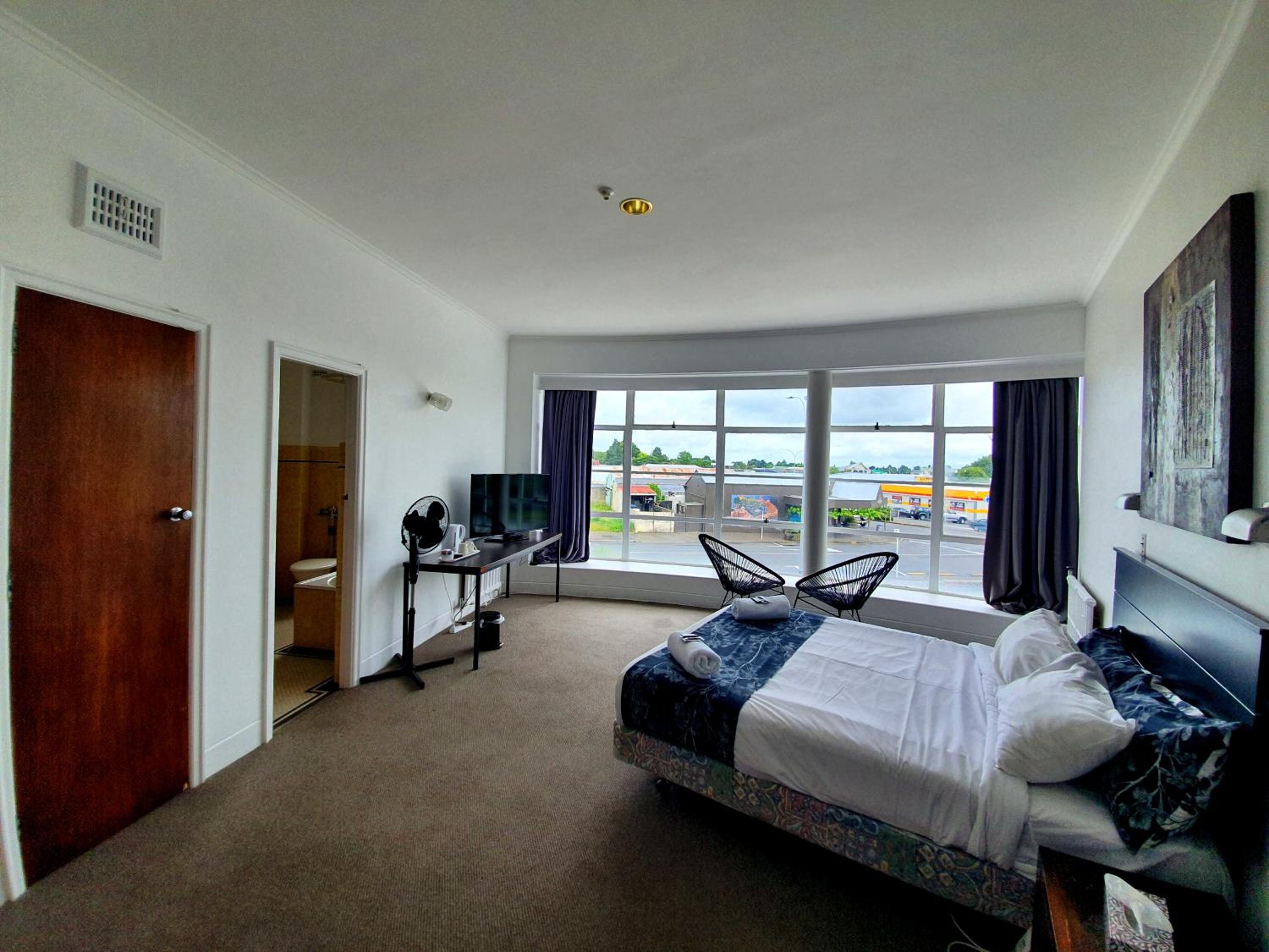 Standard Queen Room