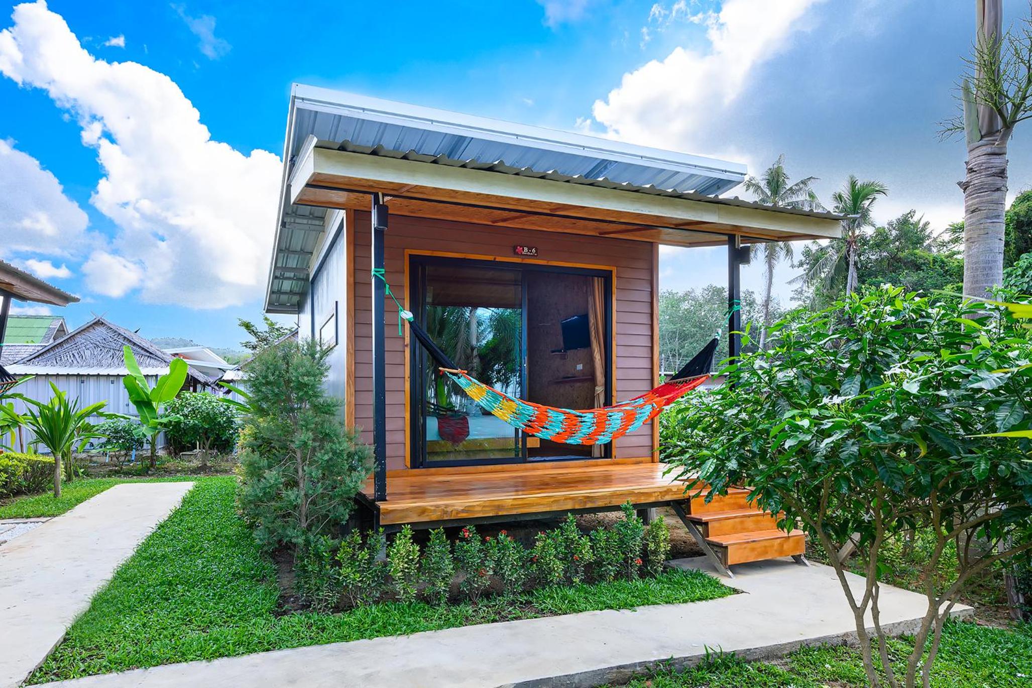 Bungalow with Garden View photo 2