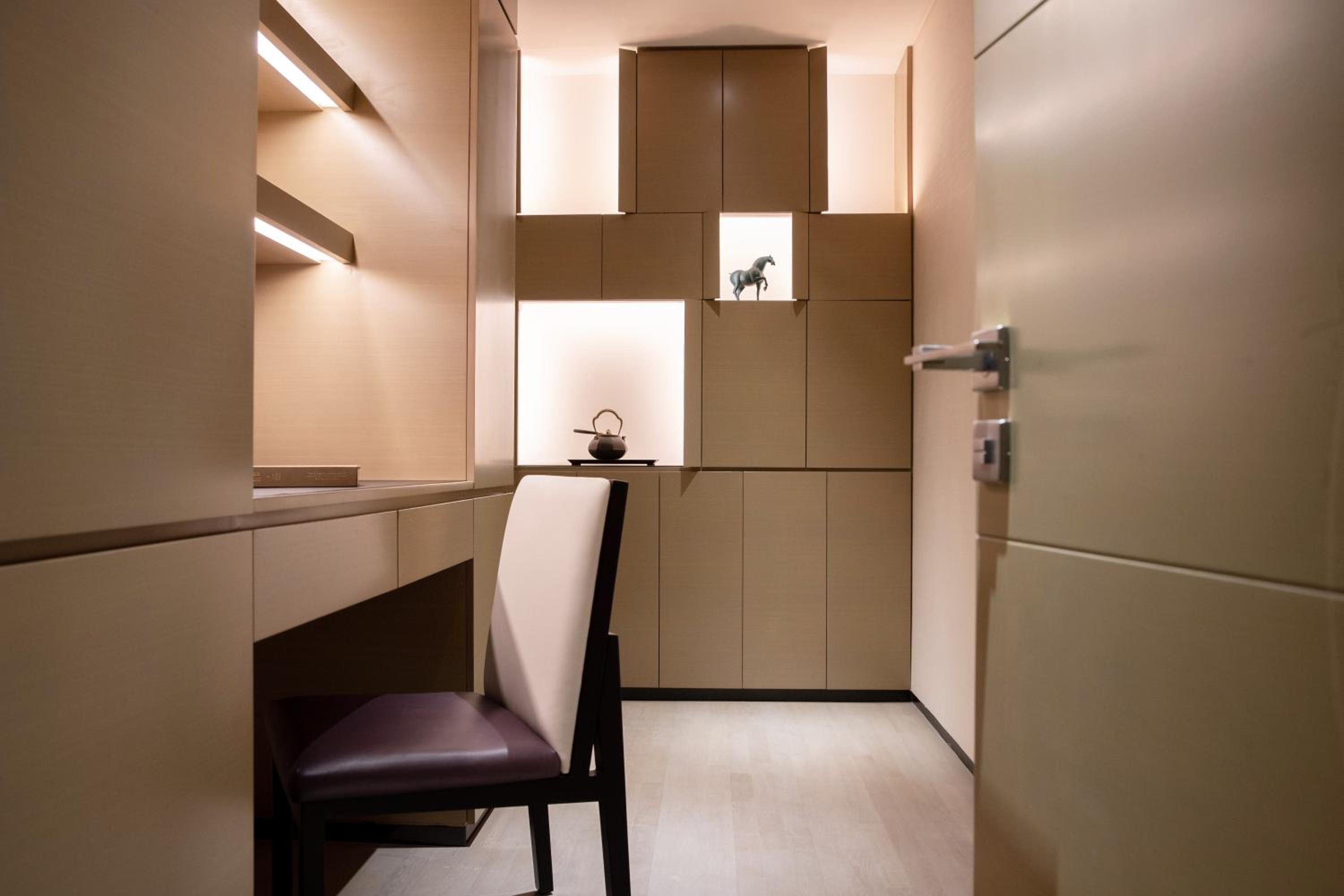 One Bedroom Residence Contemporary