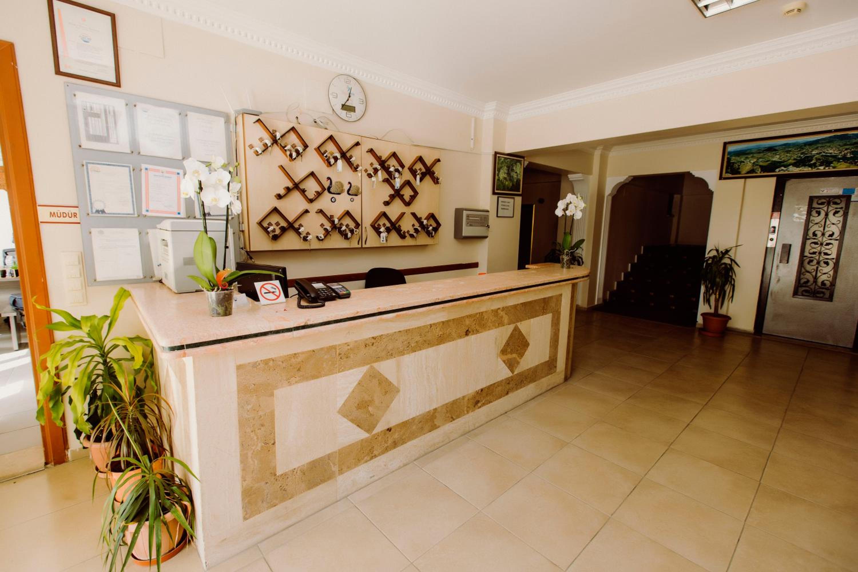Standard Double or Twin Room - Photo 2