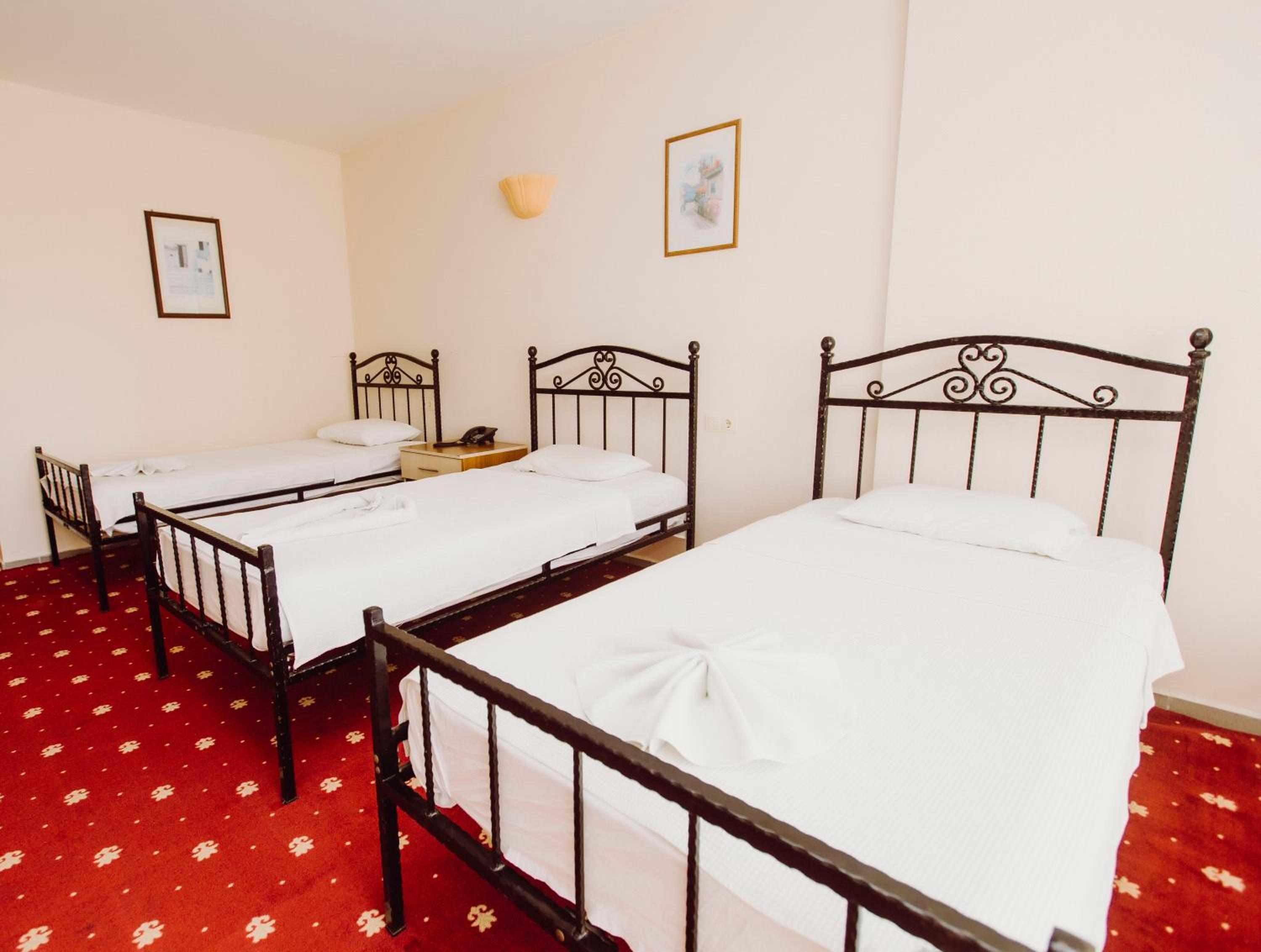Standard Double or Twin Room - Photo 19