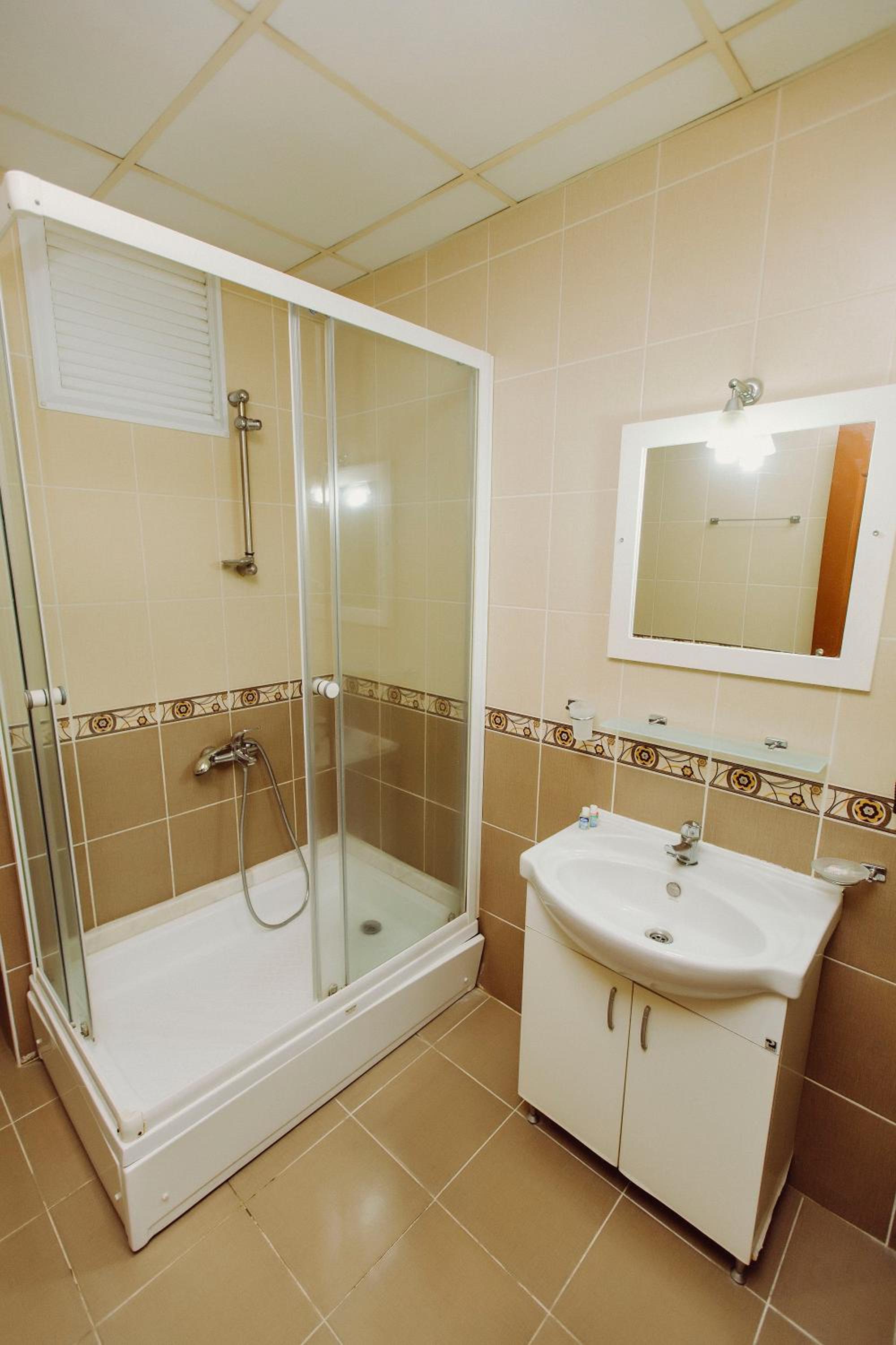 Standard Double or Twin Room - Photo 7