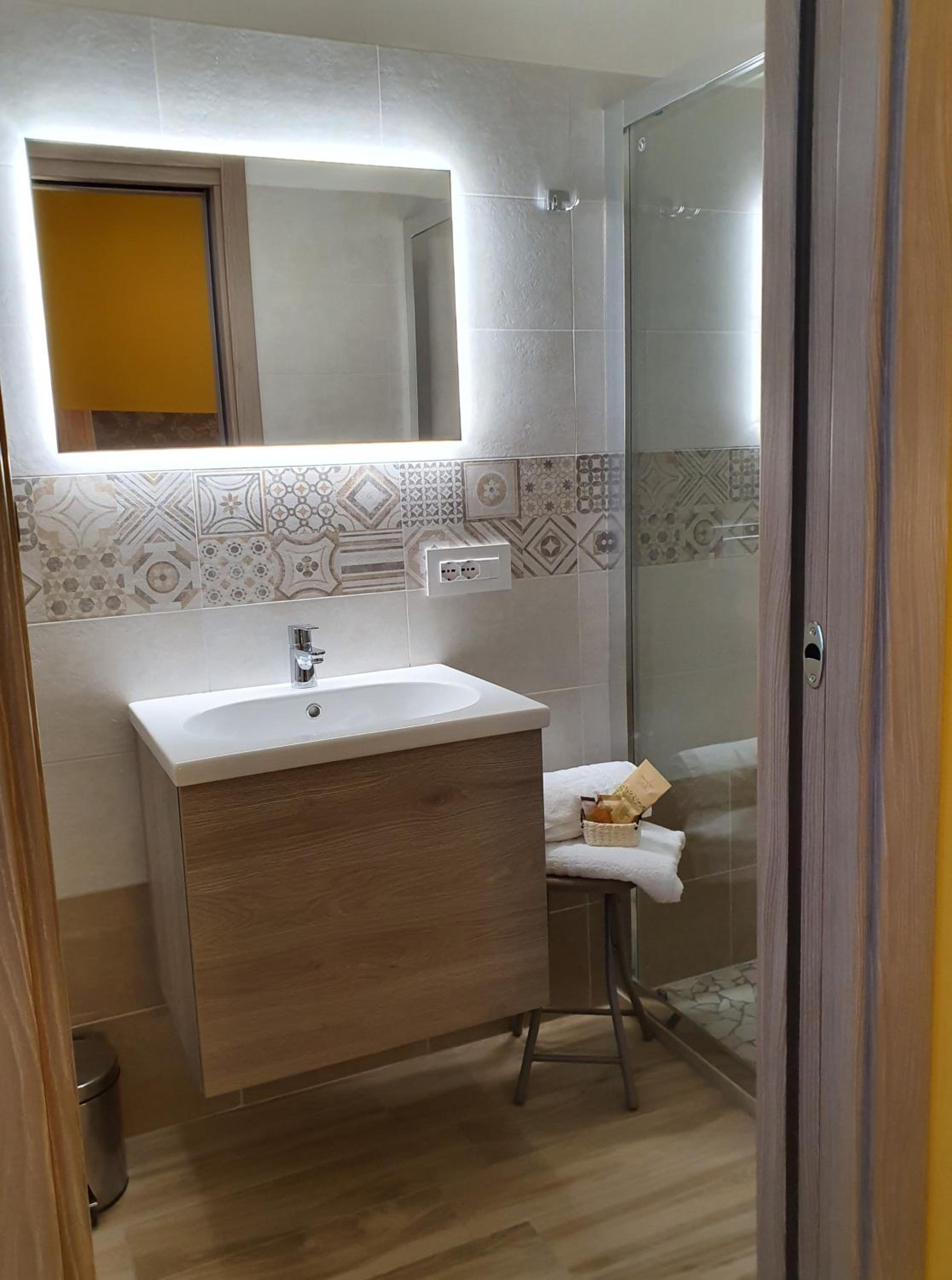 Double or Twin Room photo 3