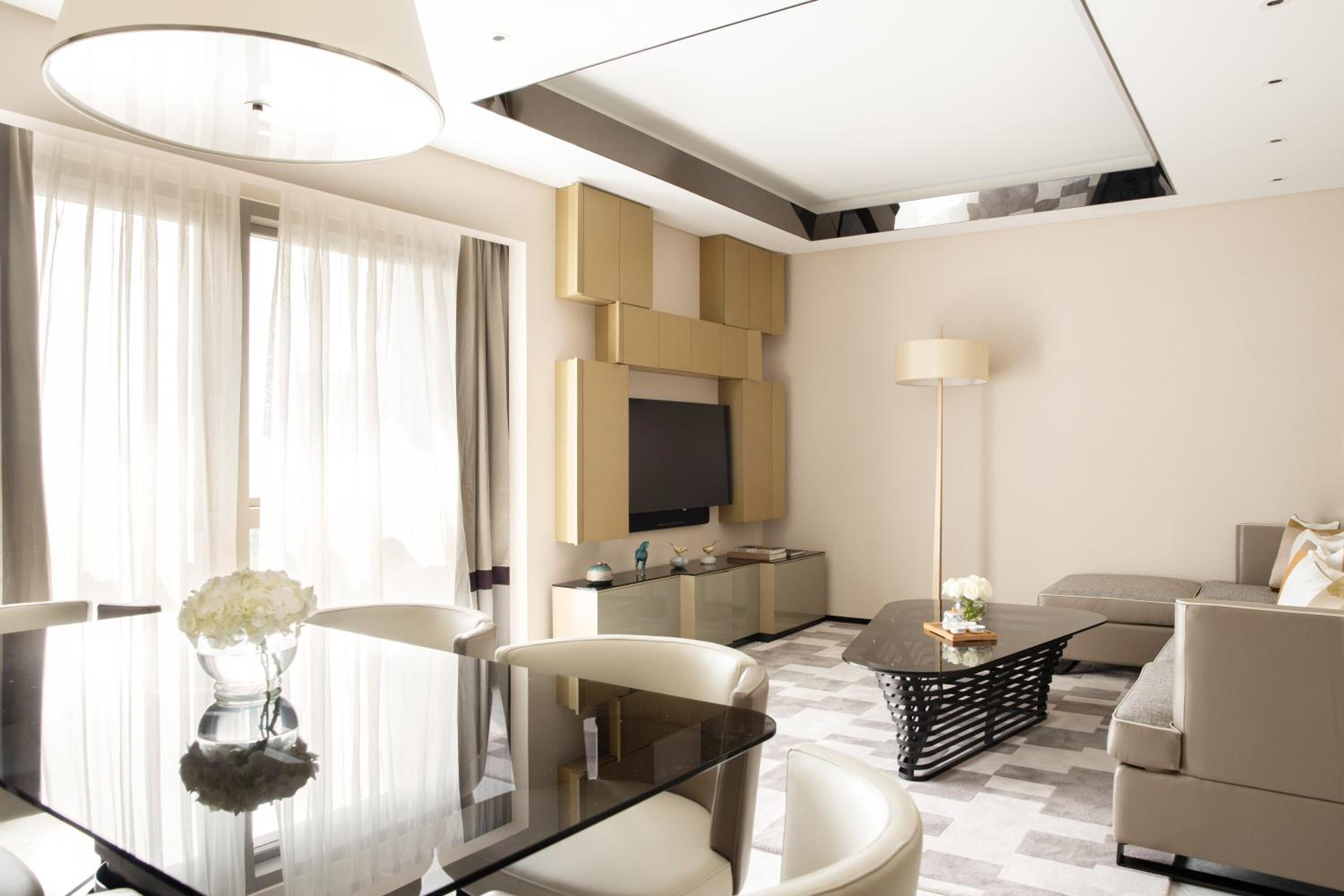 Three-Bedroom Residence Contemporary