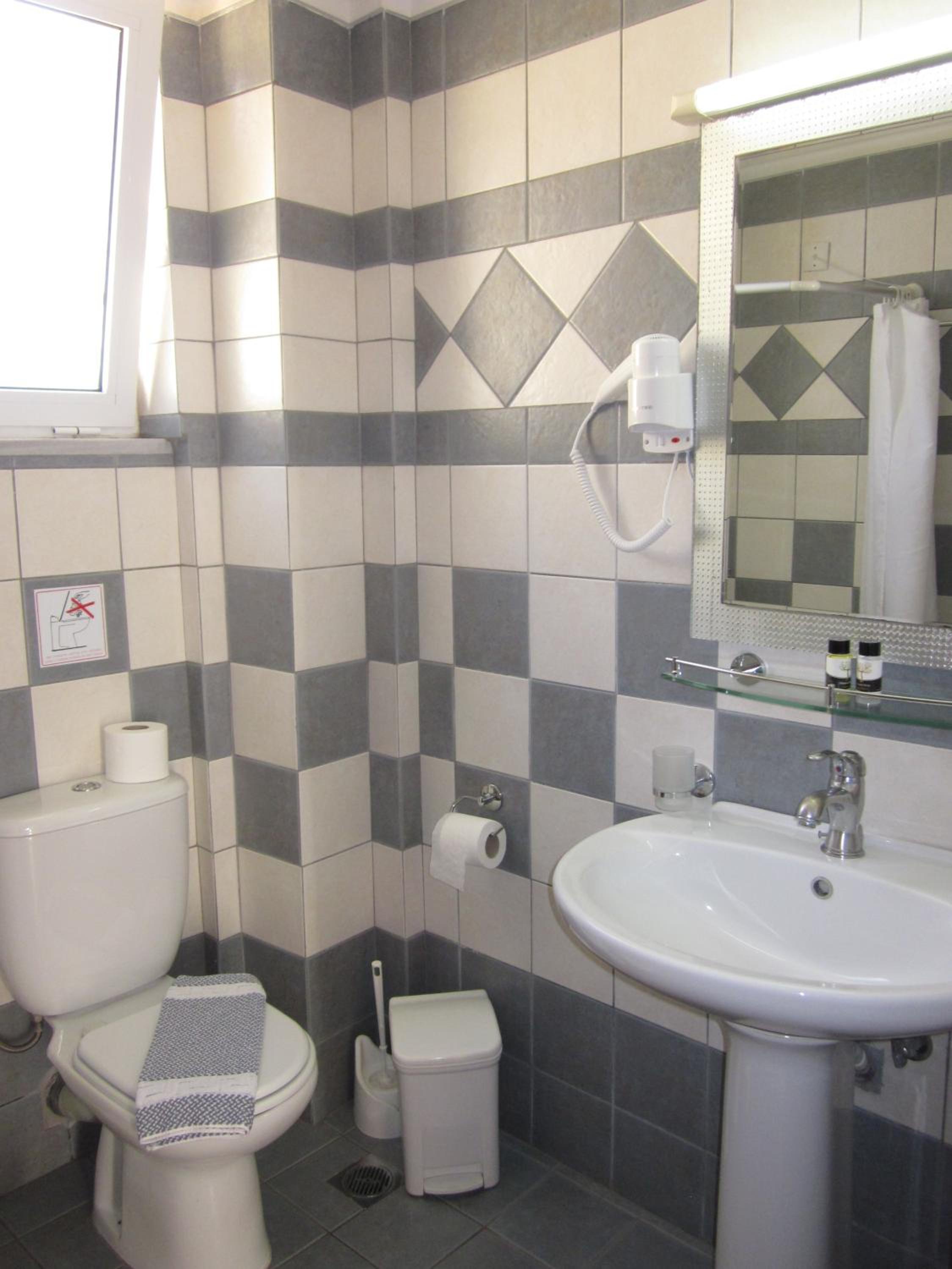 Studio (2 Adults) - Photo 9