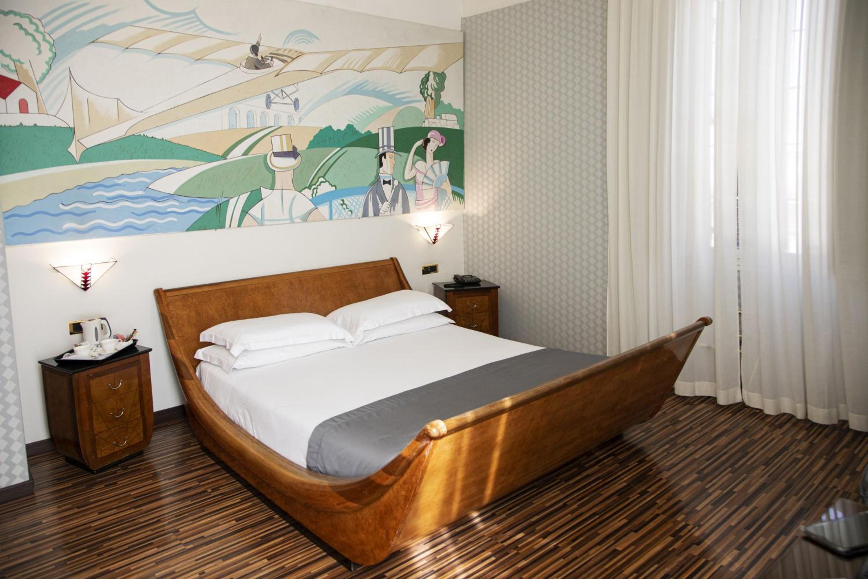 Junior King Suite with Sofa Bed