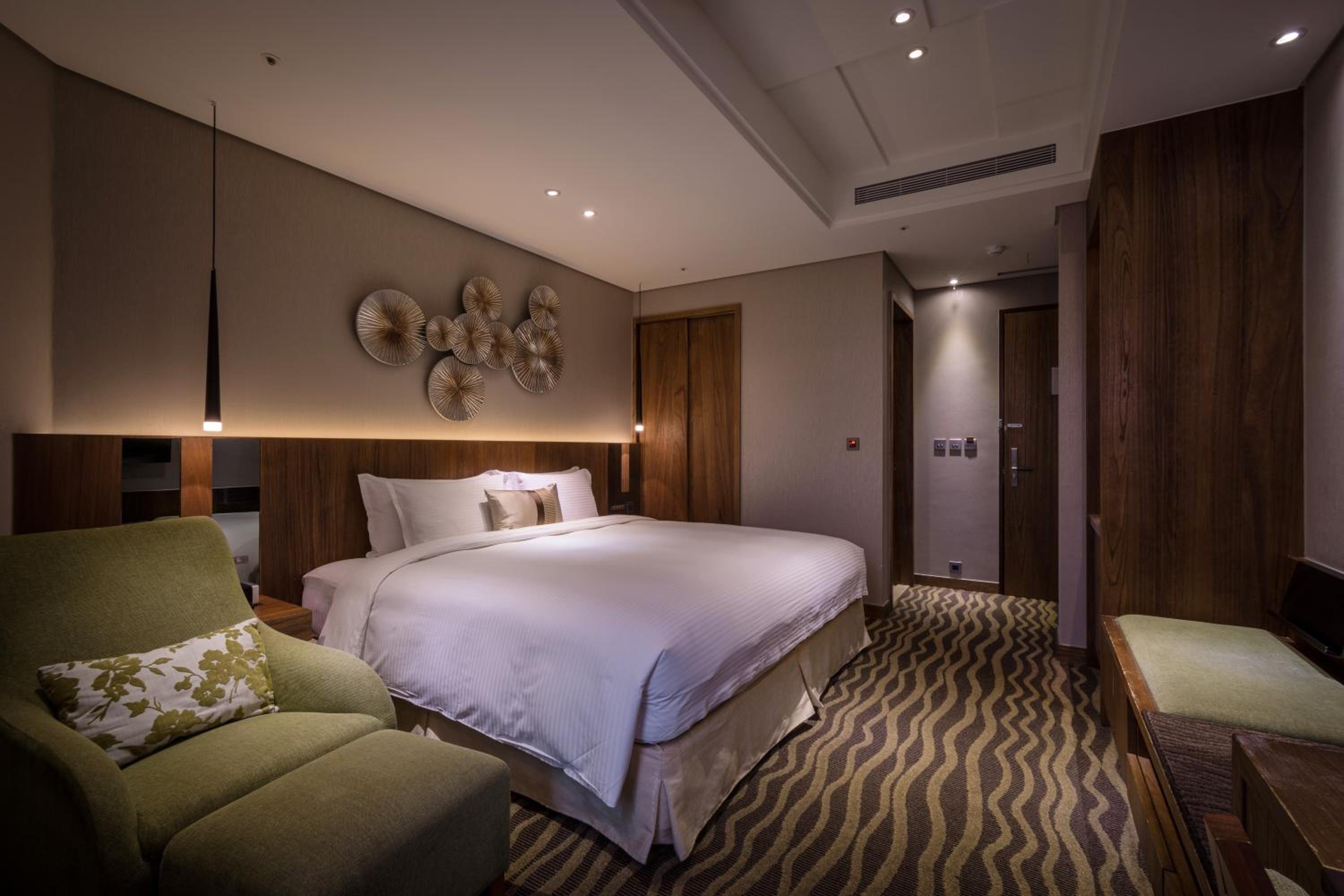 Business King Room photo 2