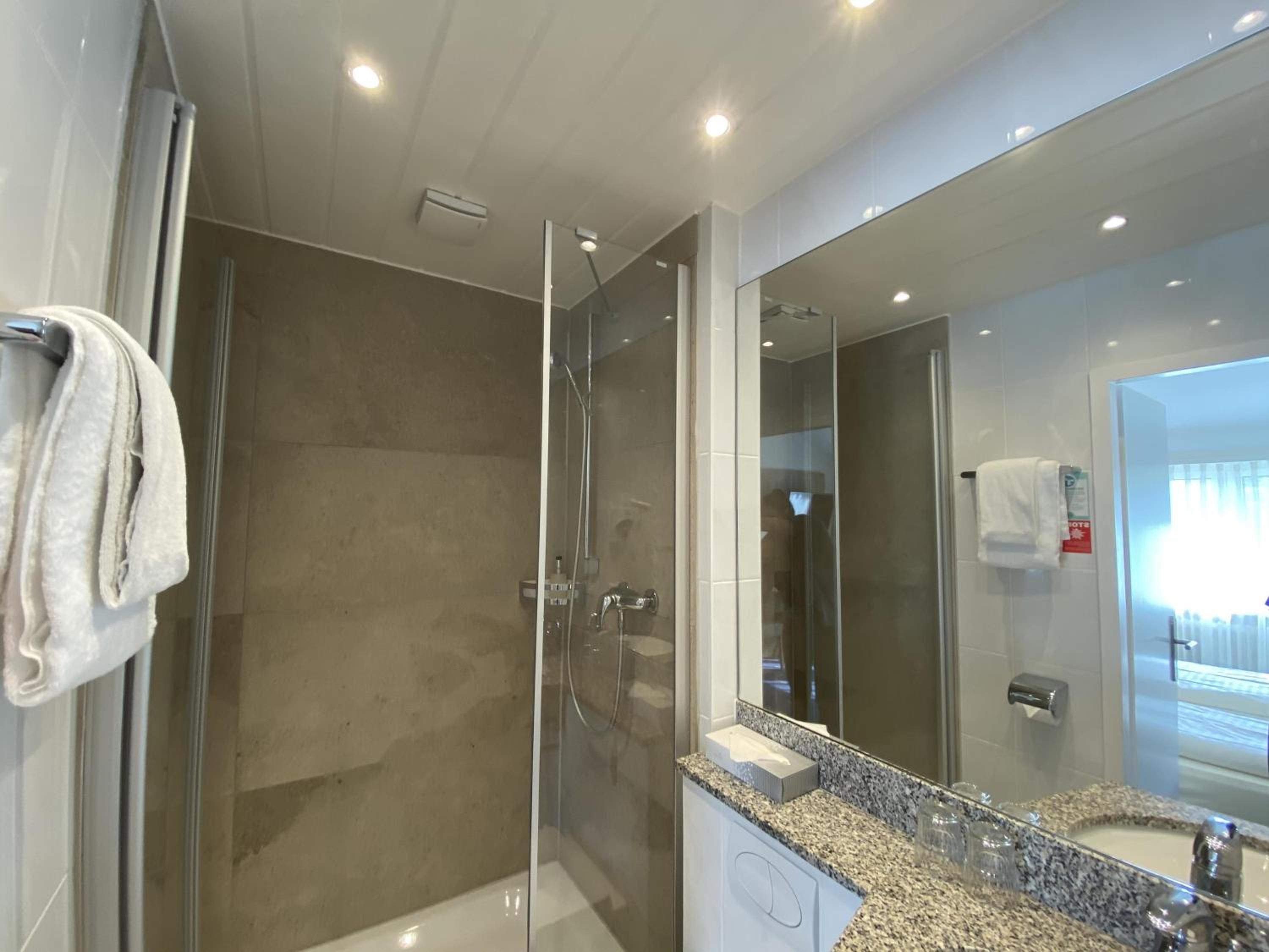 Superior Room - Photo 9