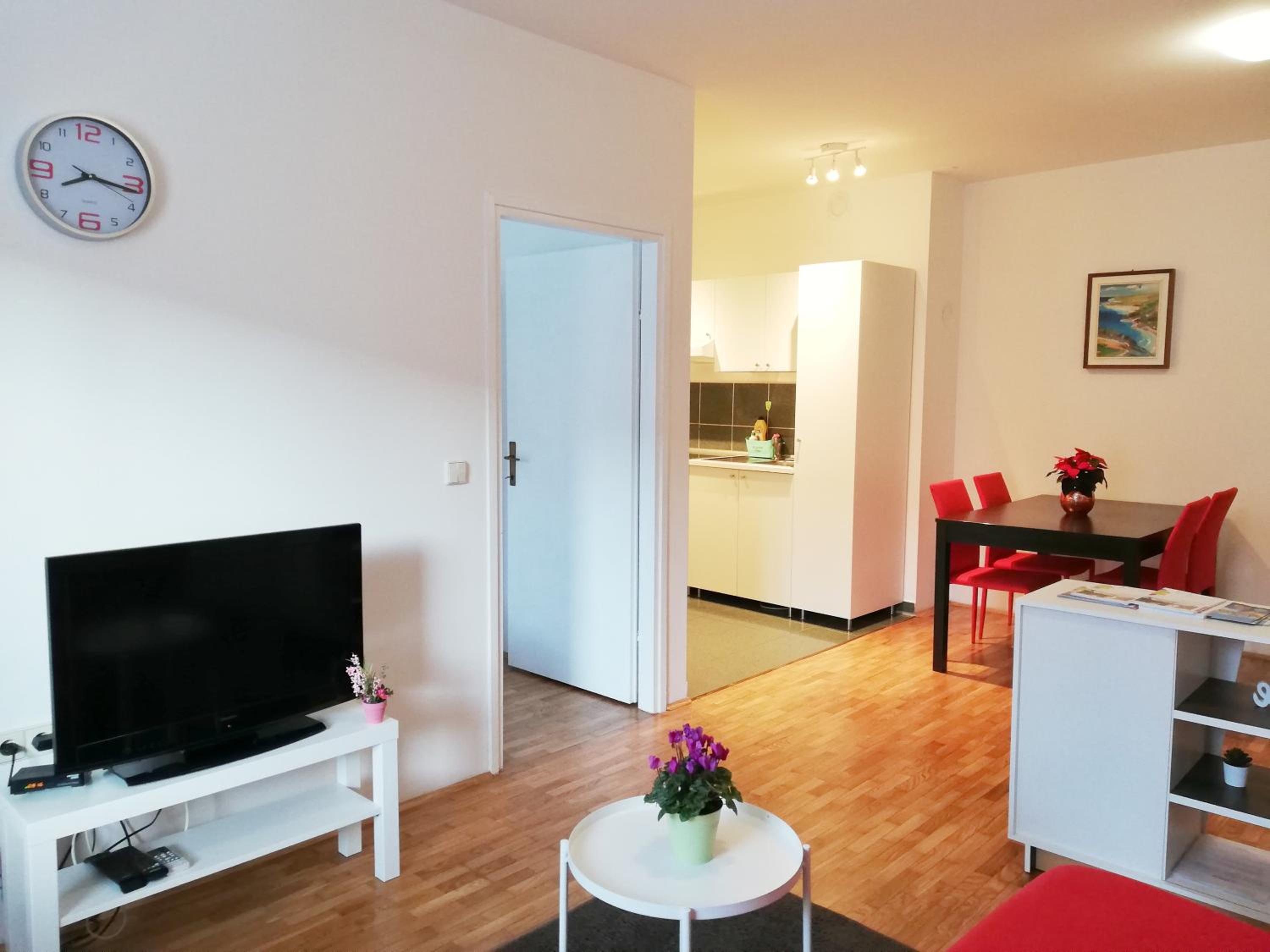 Apartment photo 1