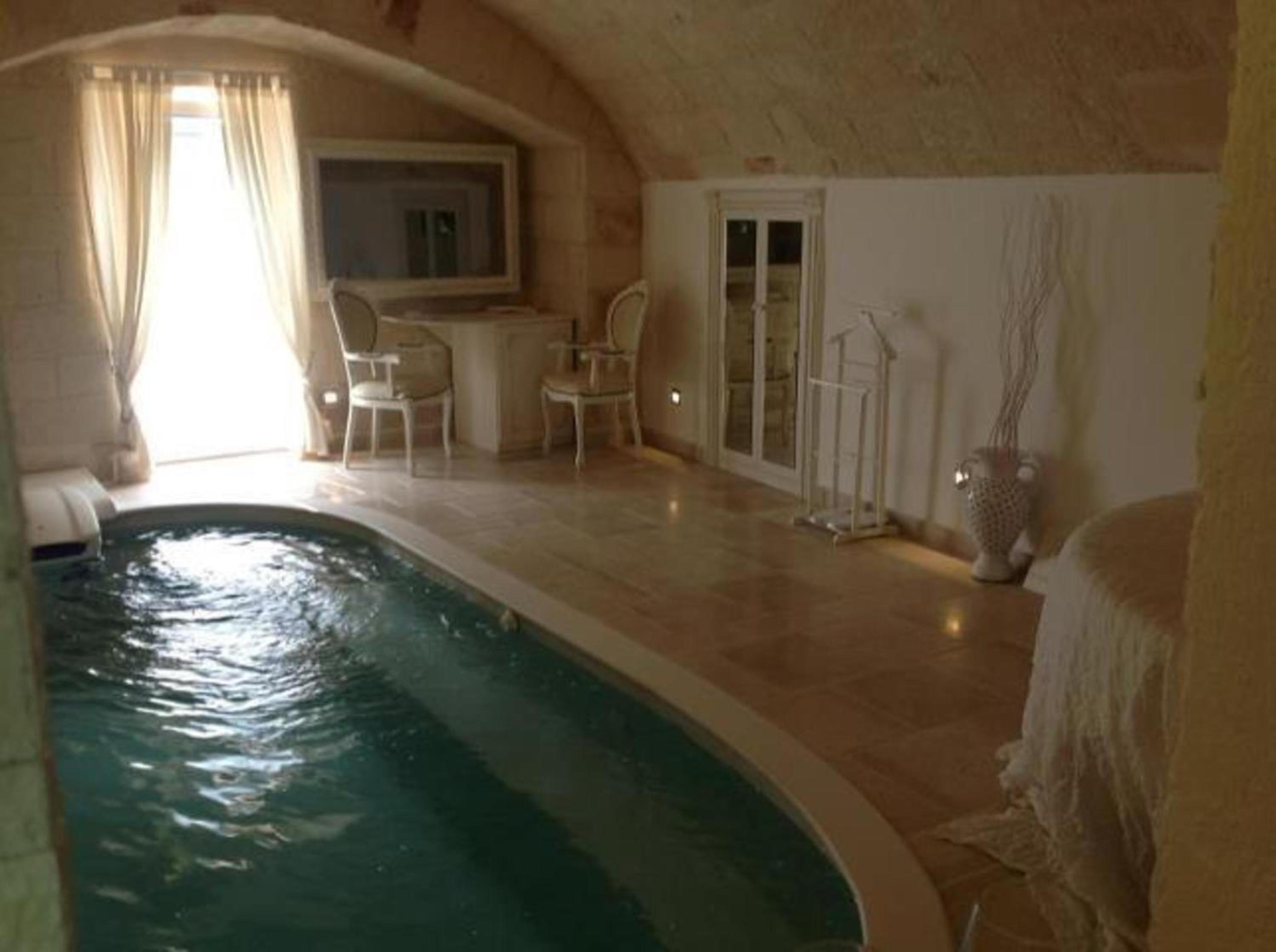 Luxury Suite with Private Pool and Sea View - Photo 5