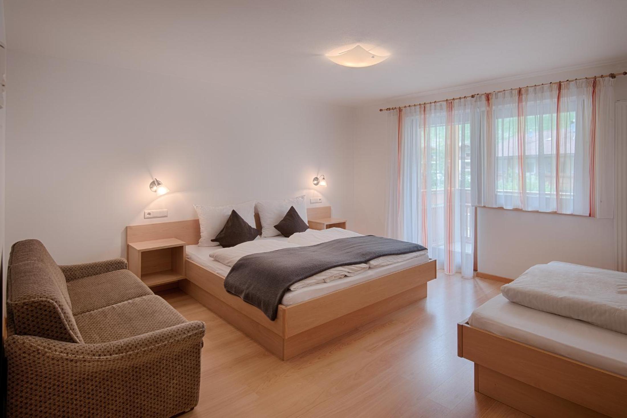 One-Bedroom Apartment with Balcony